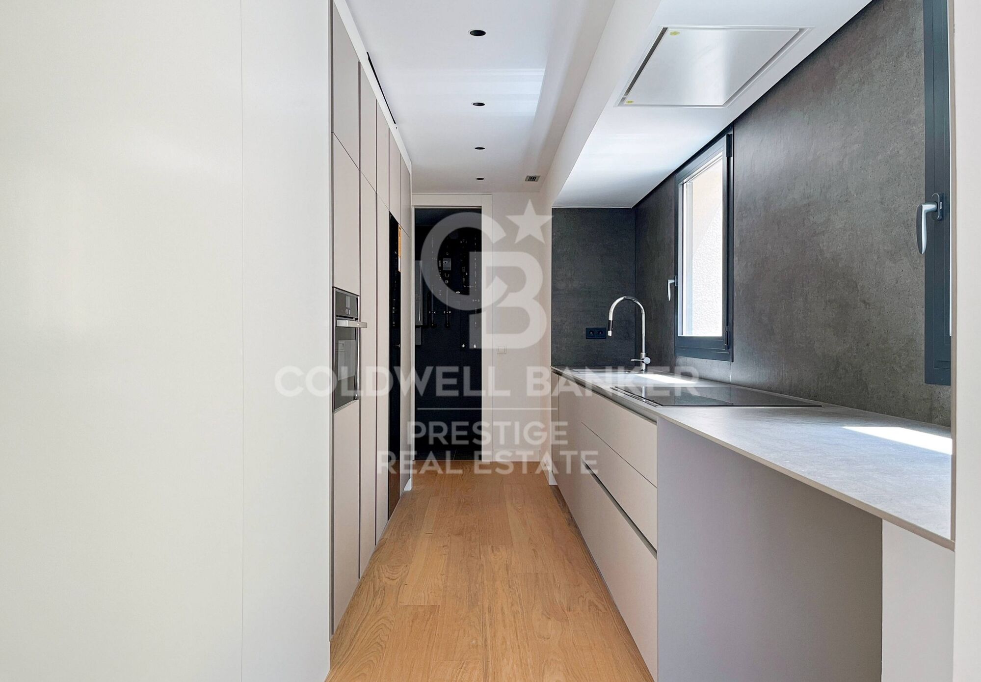 Appartement à vendre de 4 chambres avec balcon