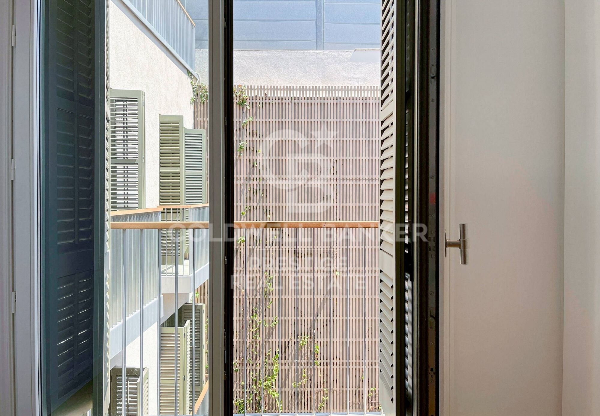 Appartement à vendre de 4 chambres avec balcon