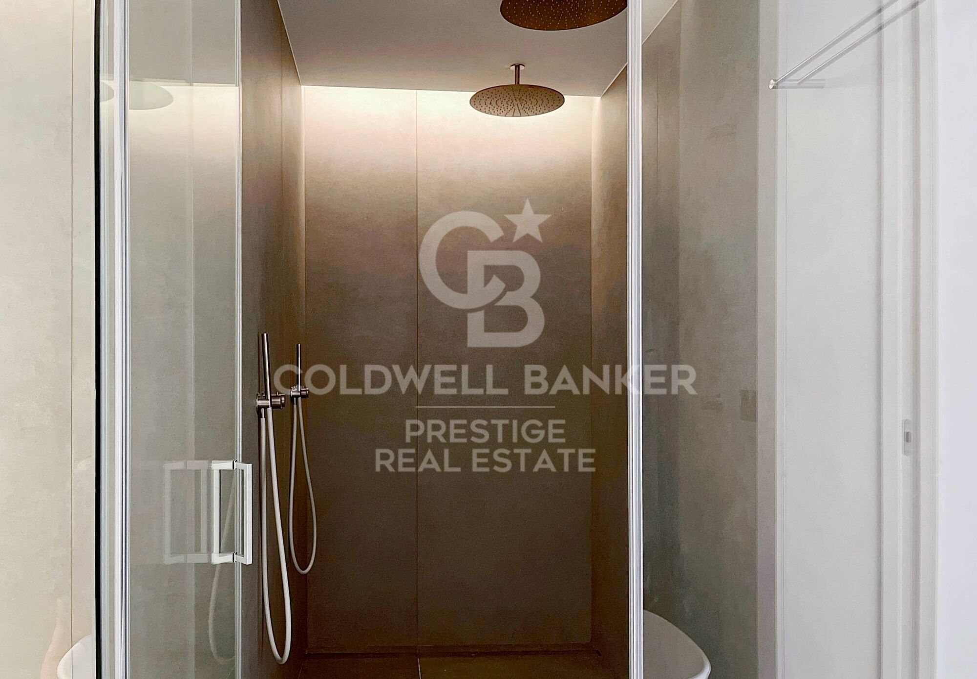 Appartement à vendre de 4 chambres avec balcon