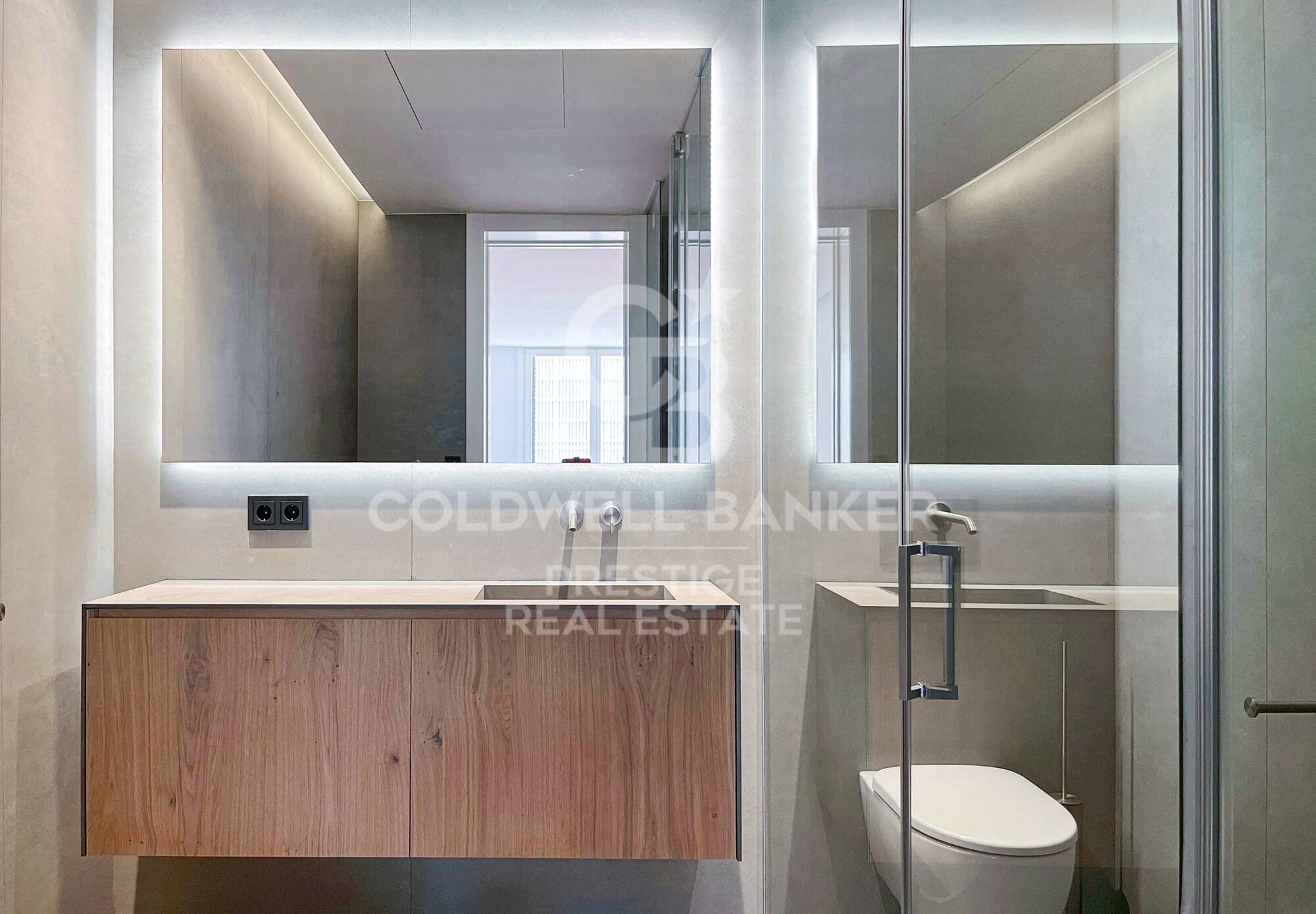 Appartement à vendre de 4 chambres avec balcon