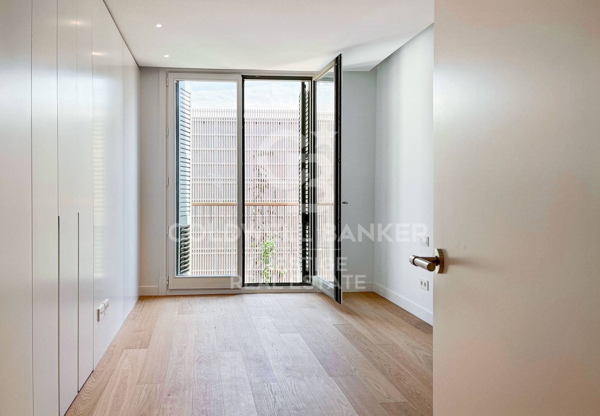 Appartement à vendre de 4 chambres avec balcon