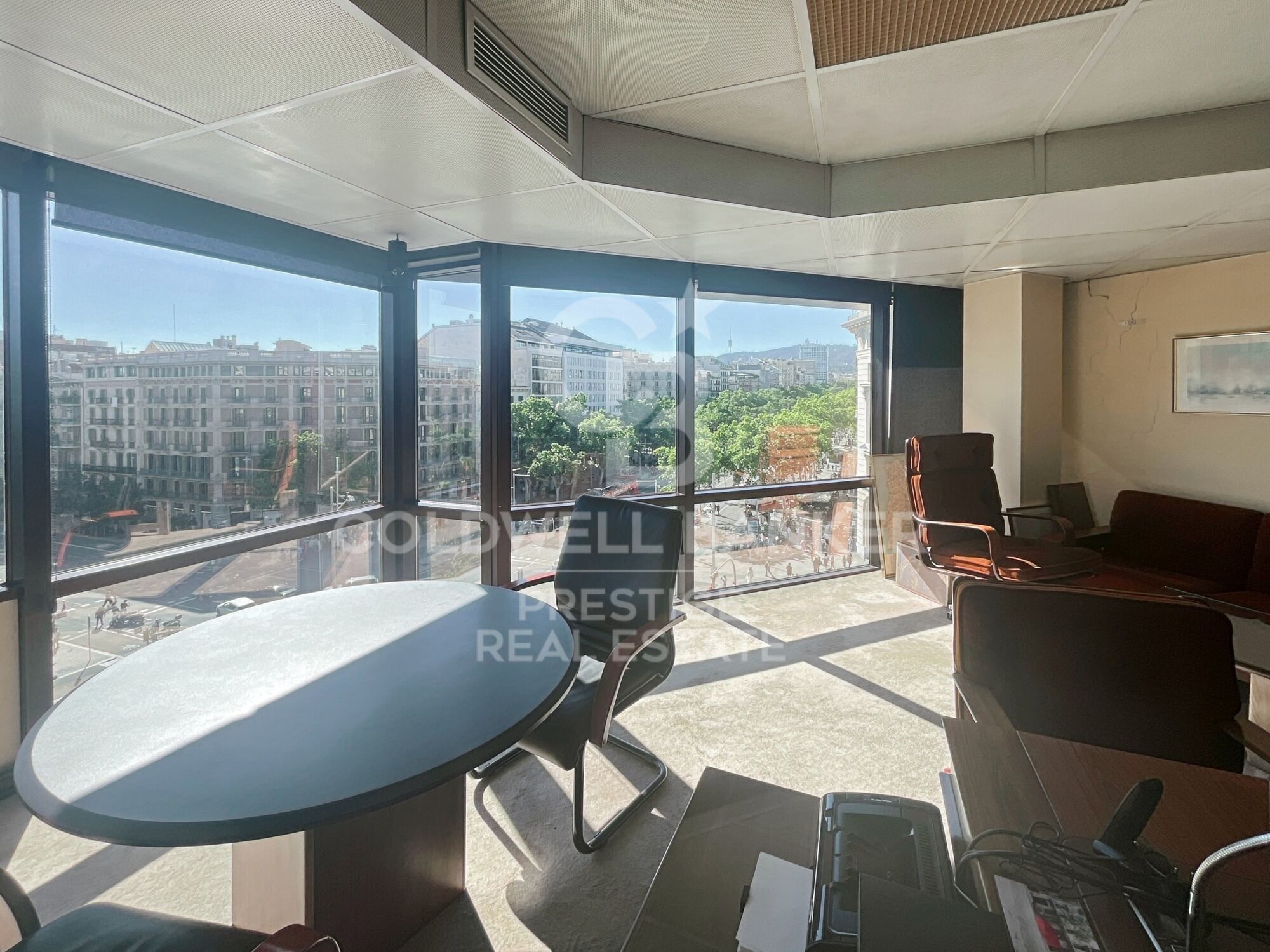 A vendre bureau de représentation avec vue sur le Paseo de Gracia.