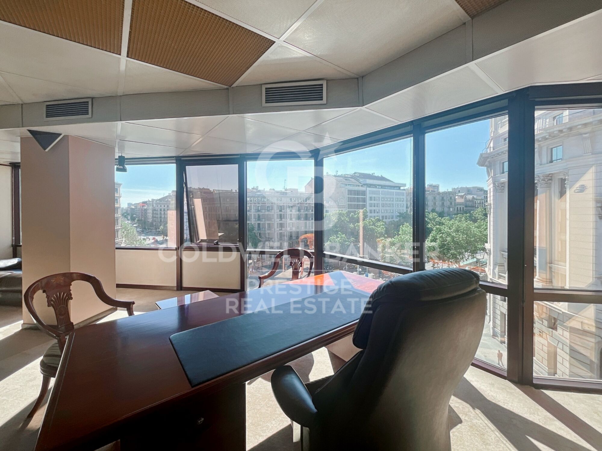 En venta oficina de representación con vistas en Paseo de Gracia