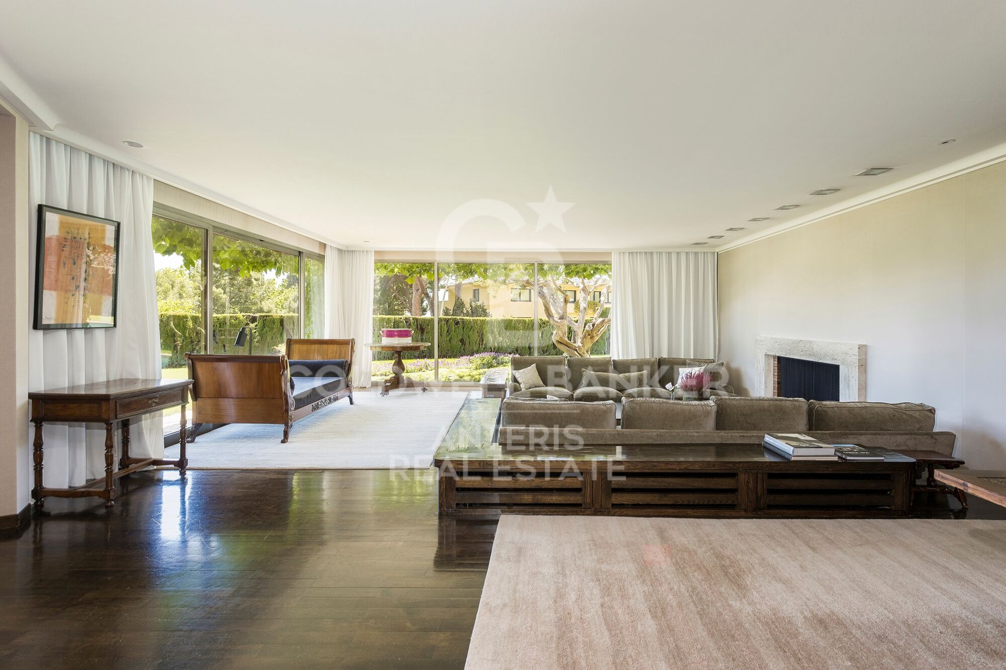 Wonderful villa with green areas in prestigious Pedralbes