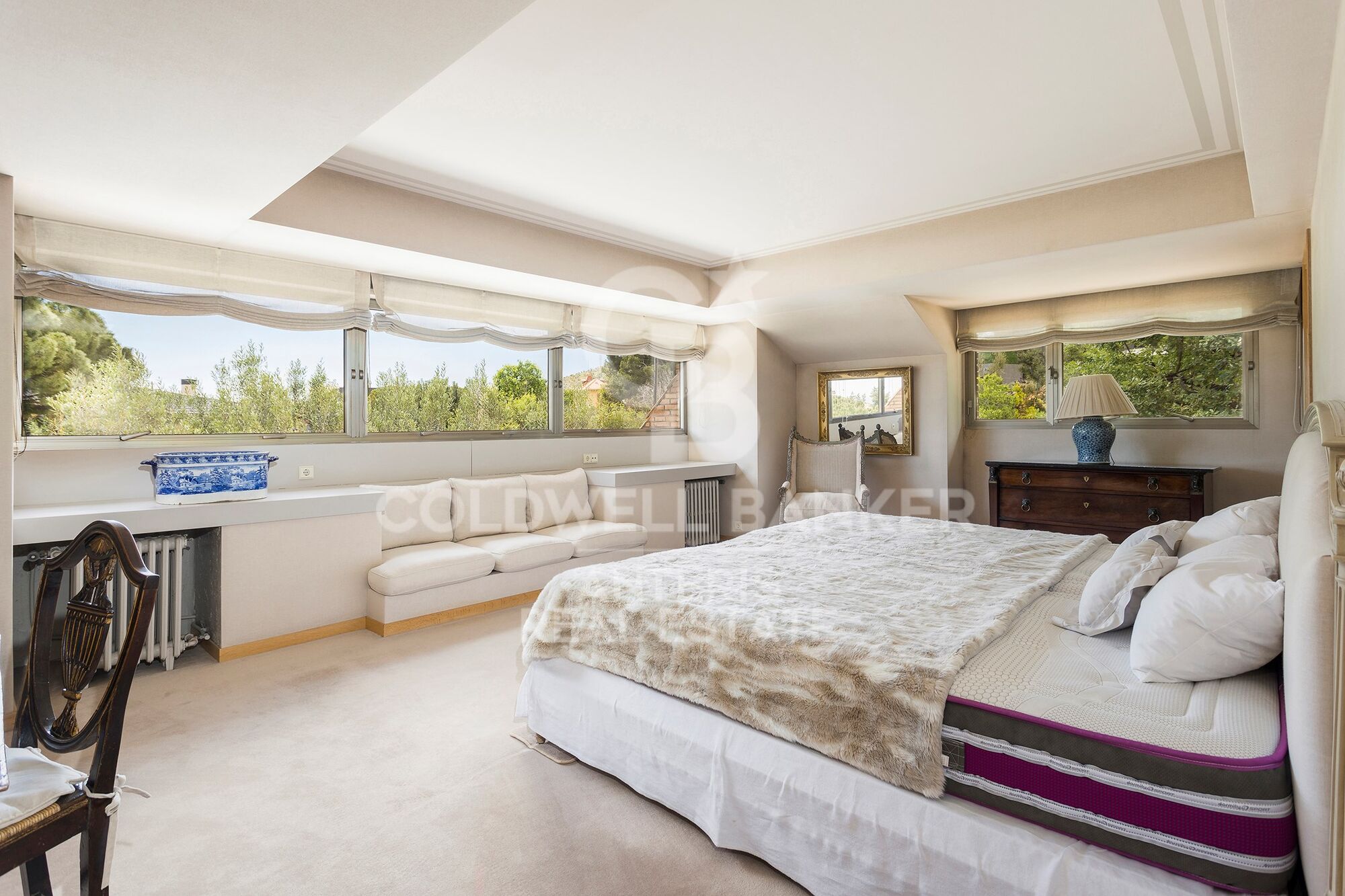 Wonderful villa with green areas in prestigious Pedralbes