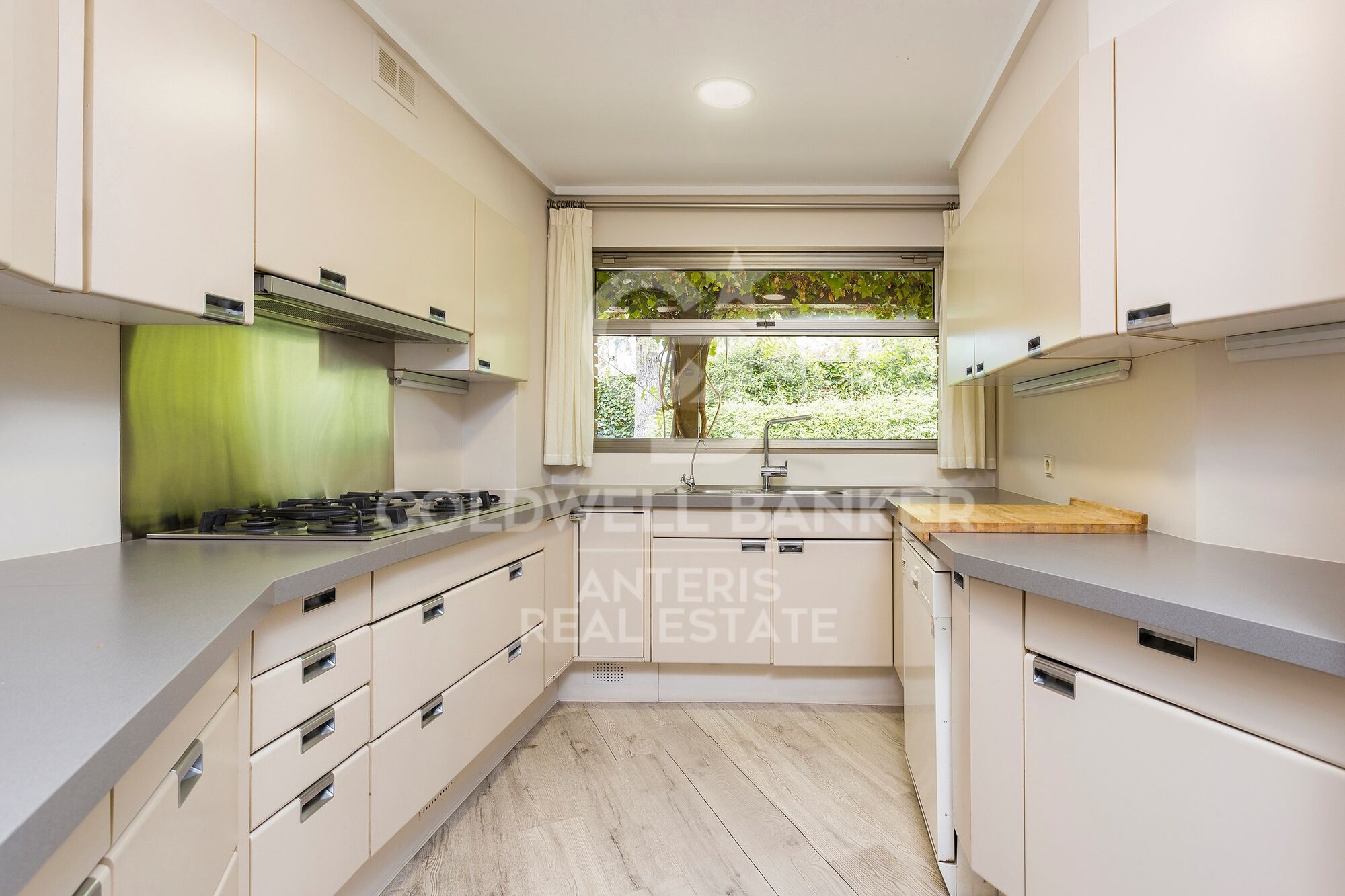 Wonderful villa with green areas in prestigious Pedralbes