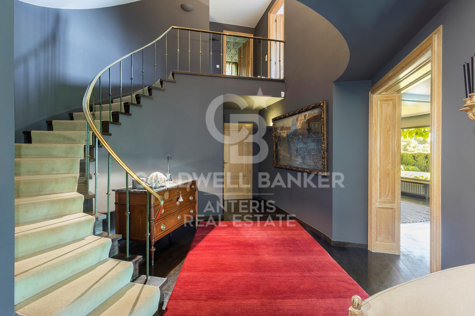 Wonderful villa with green areas in prestigious Pedralbes