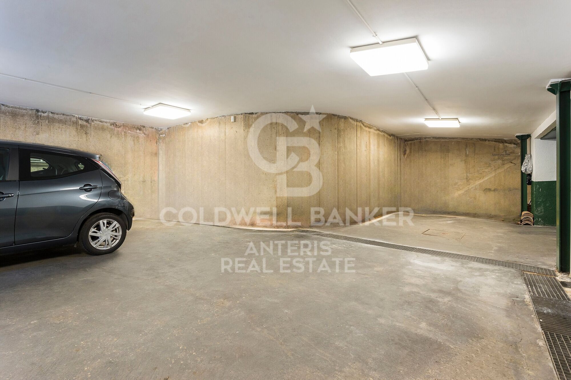 Wonderful villa with green areas in prestigious Pedralbes