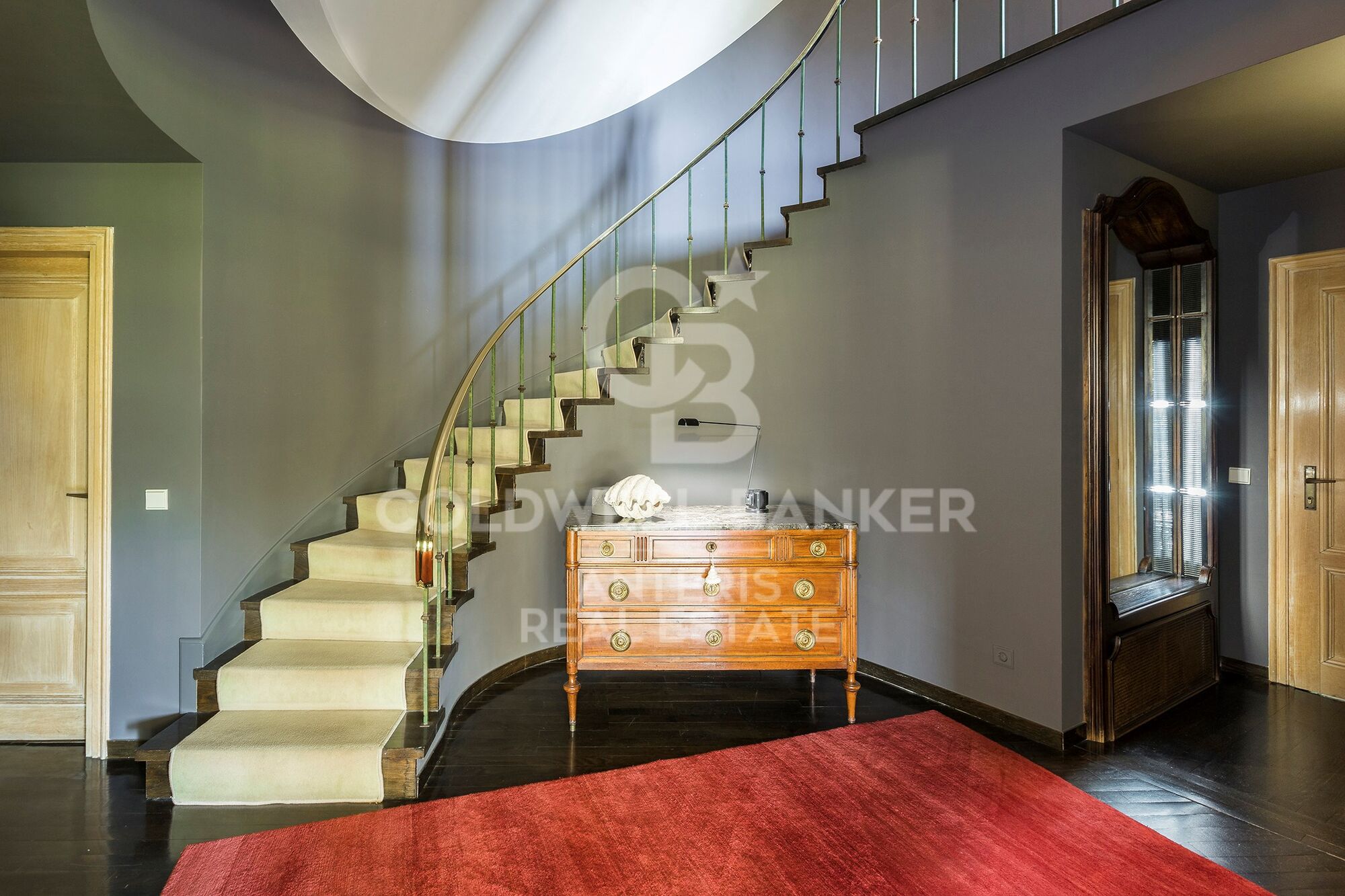 Wonderful villa with green areas in prestigious Pedralbes