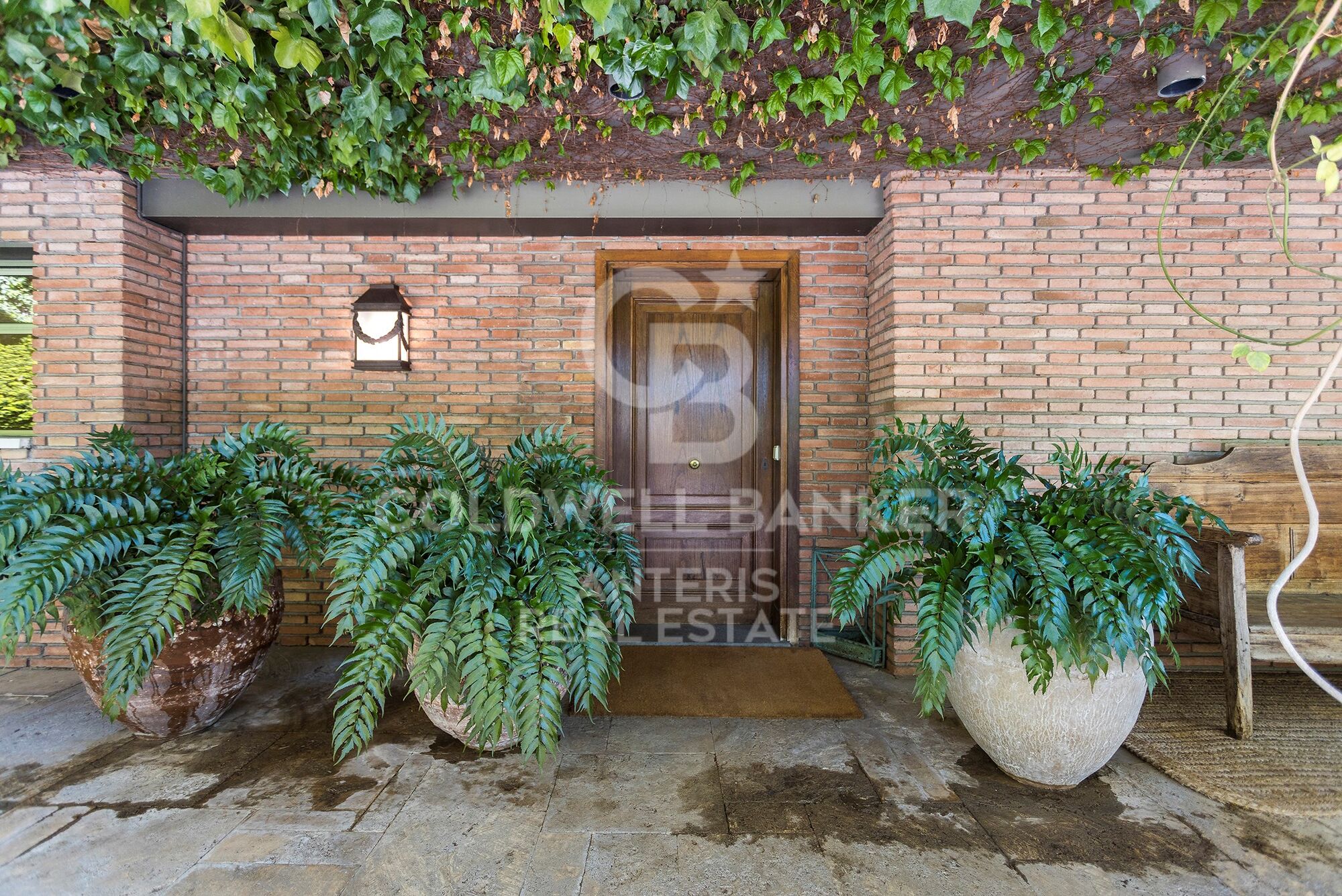 Wonderful villa with green areas in prestigious Pedralbes