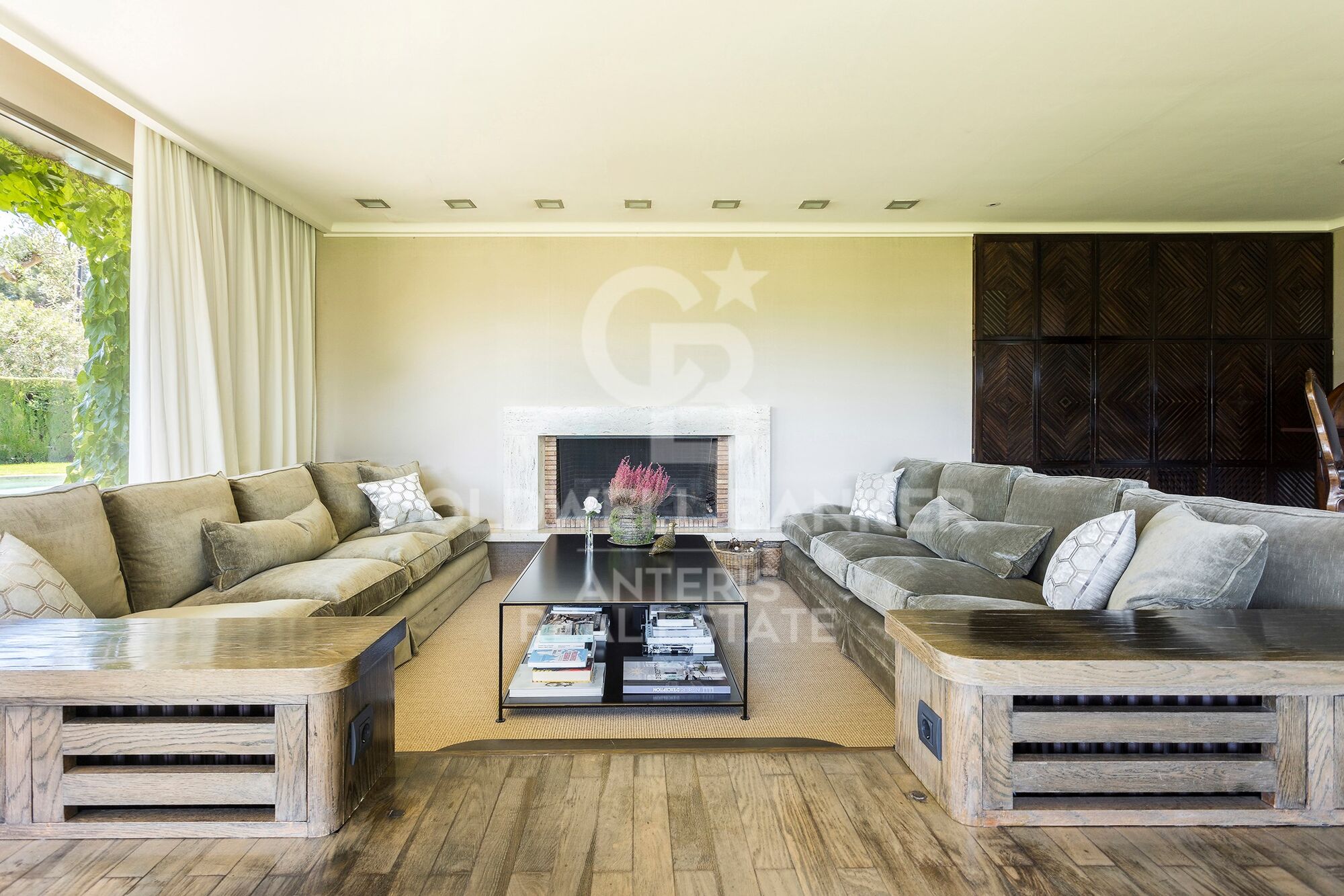 Wonderful villa with green areas in prestigious Pedralbes