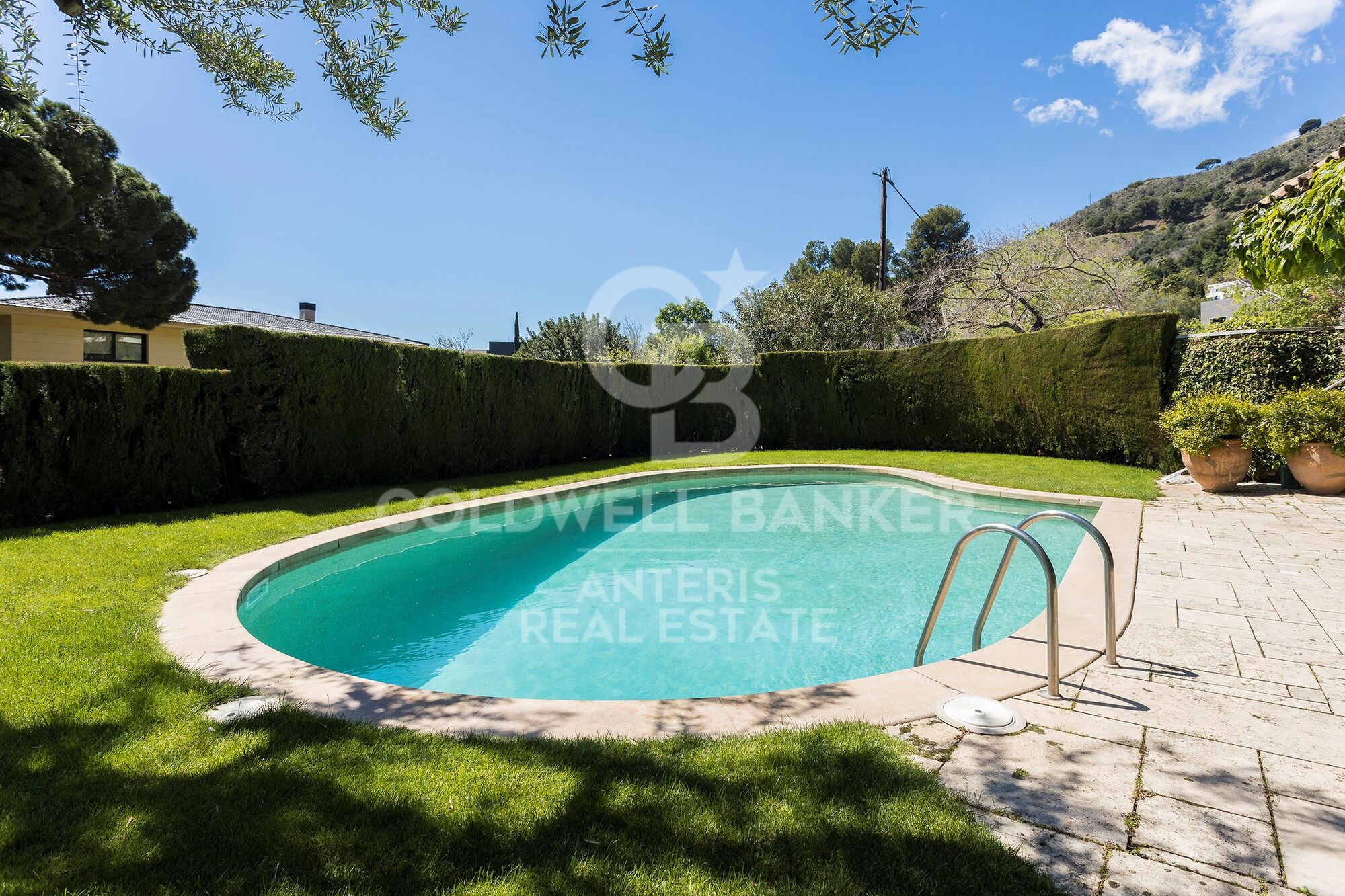 Wonderful villa with green areas in prestigious Pedralbes