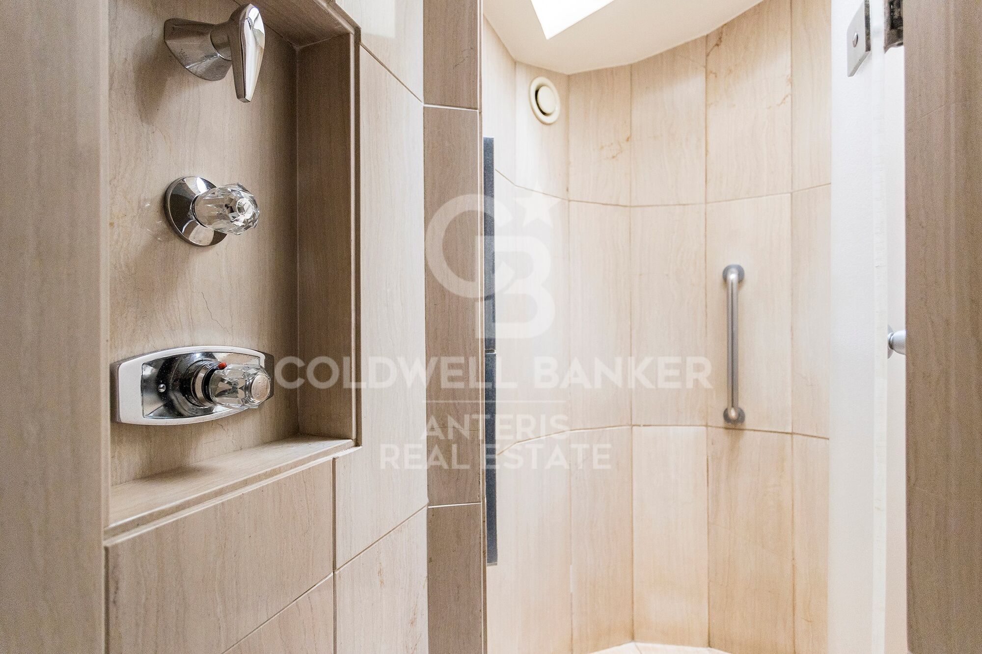 Wonderful villa with green areas in prestigious Pedralbes