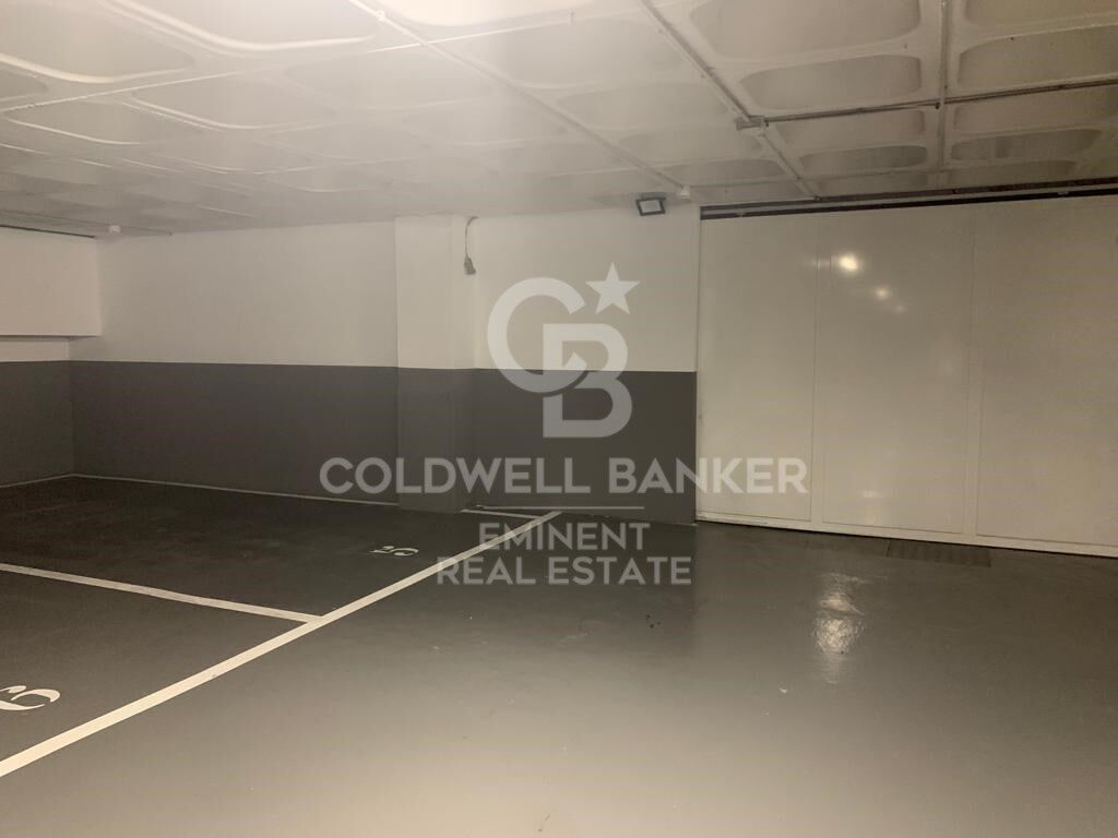 45 plazas de coche y 6 plazas de moto ubicadas en Via Augusta, en la zona de Tres Torres.