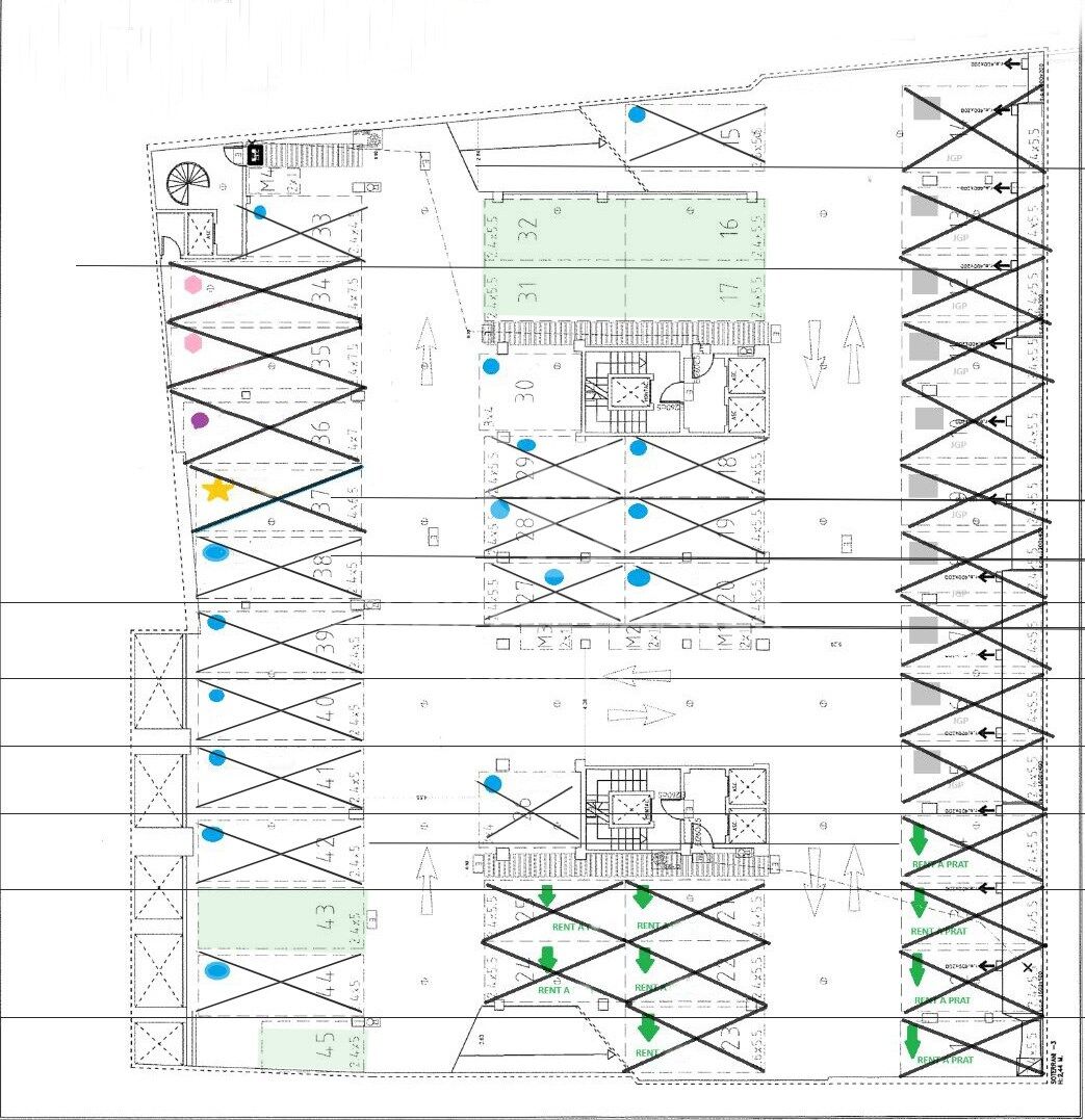 45 plazas de coche y 6 plazas de moto ubicadas en Via Augusta, en la zona de Tres Torres.