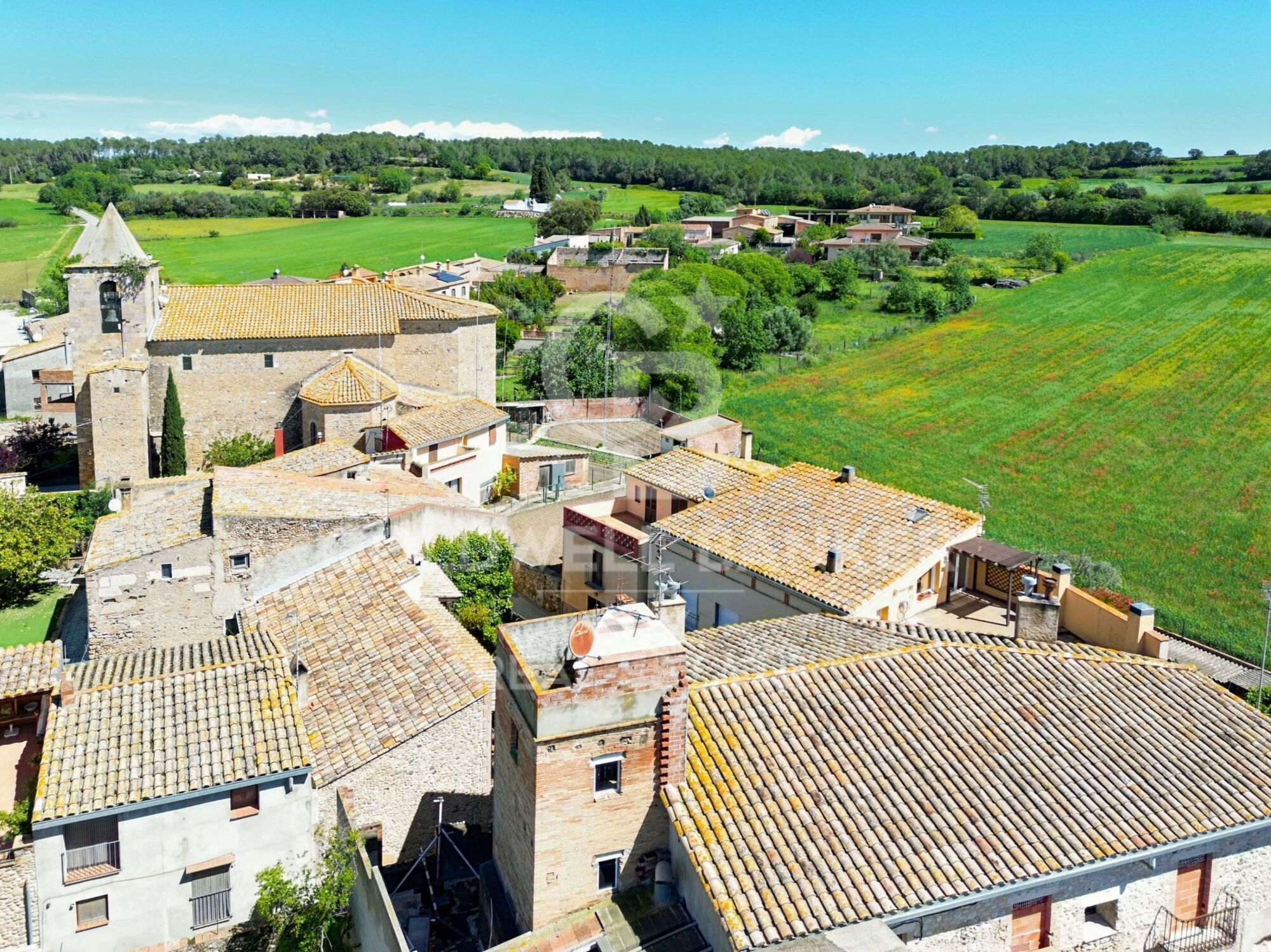 House to renovate in the centre of Pontós, Catalonia