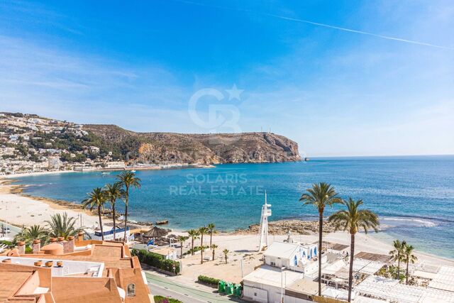 Unique opportunity in Jávea! Spectacular Apartment on the Frontline of the Sea