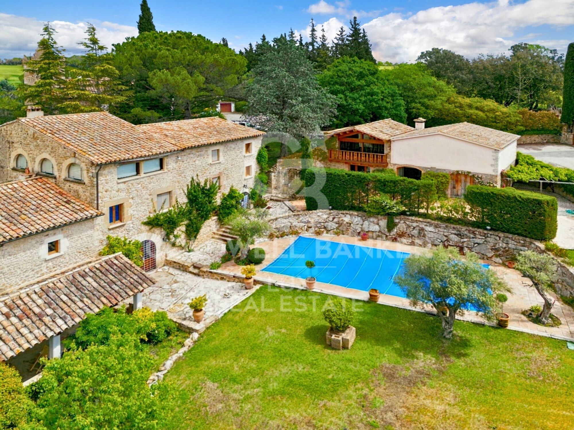 Masía de Piedra del Siglo XIX con Prestaciones de Lujo, Cataluña
