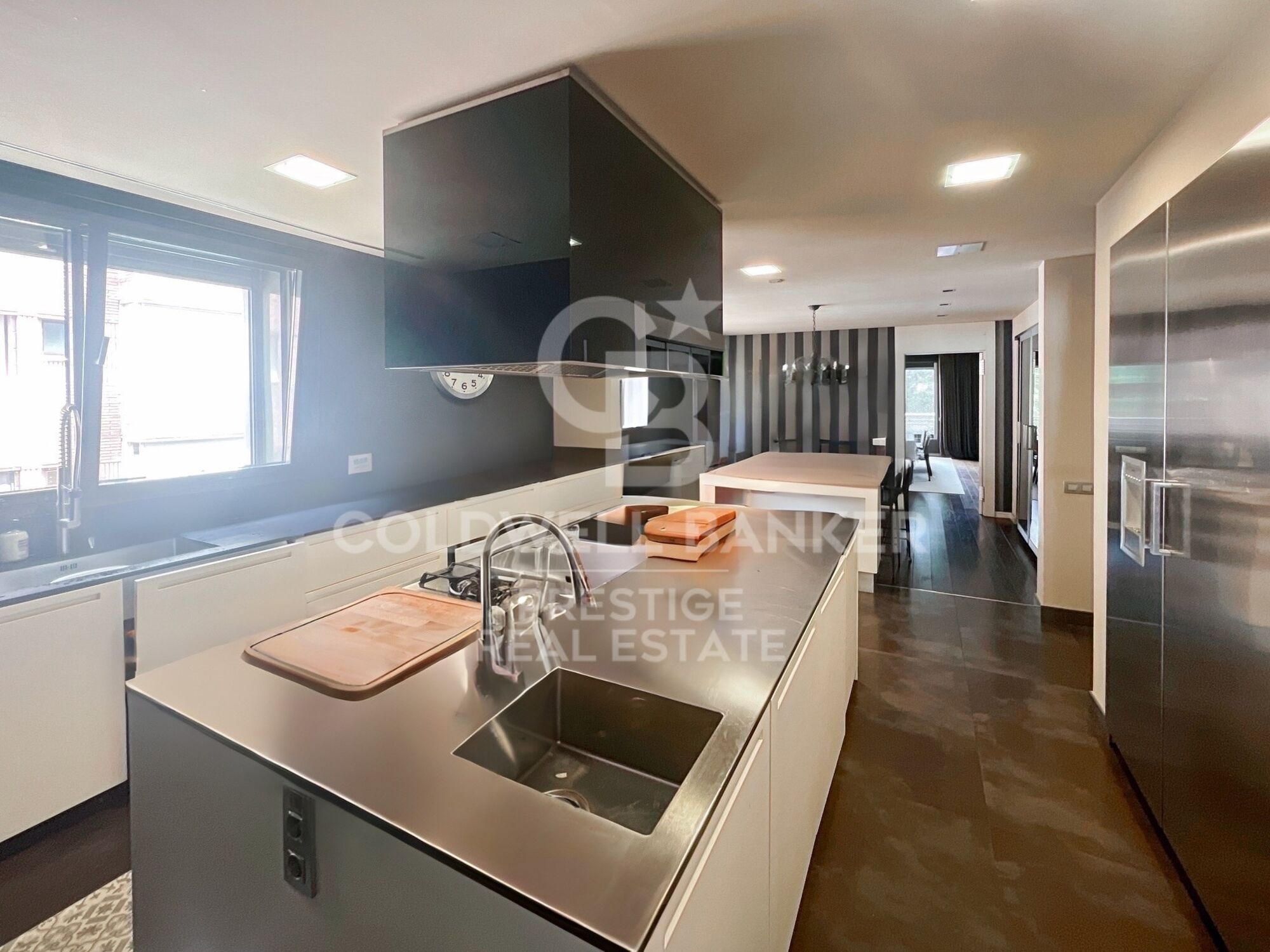 Luxury apartment in Bonanova with communal area.