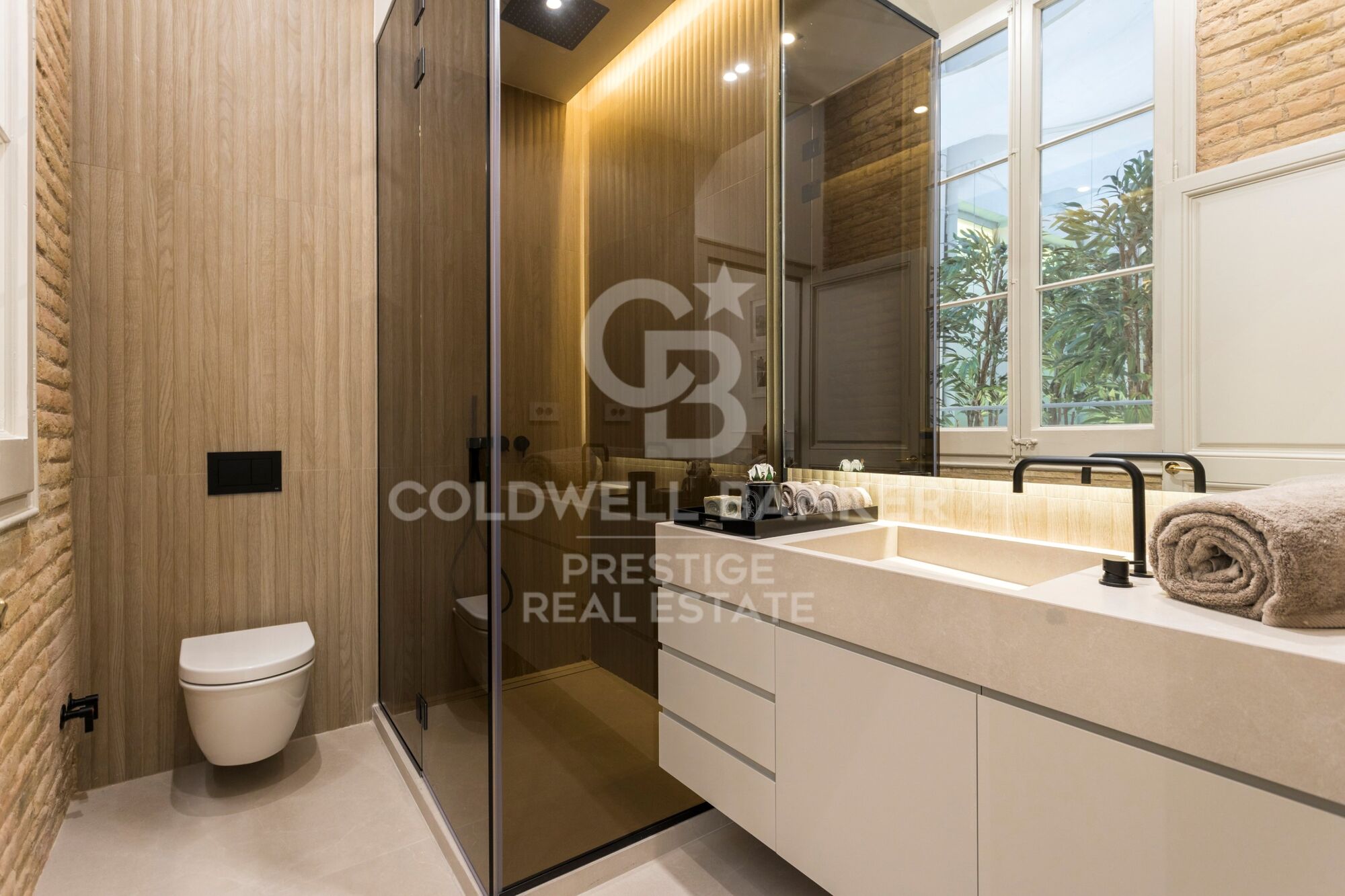 Luxury flat with terrace for sale in La Dreta de l'Eixample