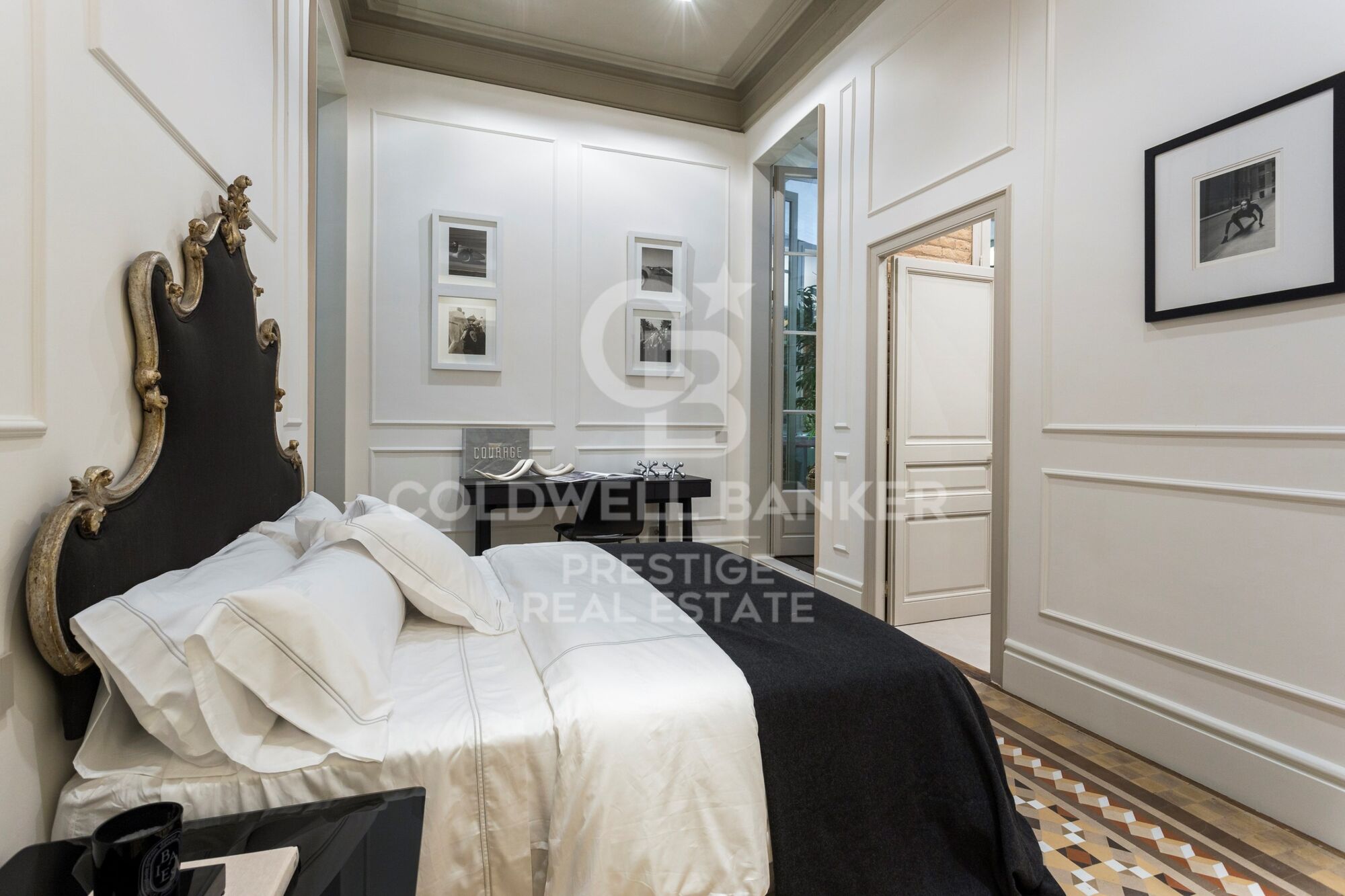 Majestuoso piso en finca regia con terraza en venta en Barcelona