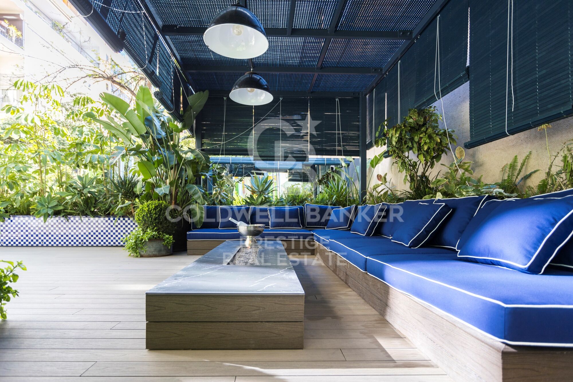 Majestuoso piso en finca regia con terraza en venta en Barcelona