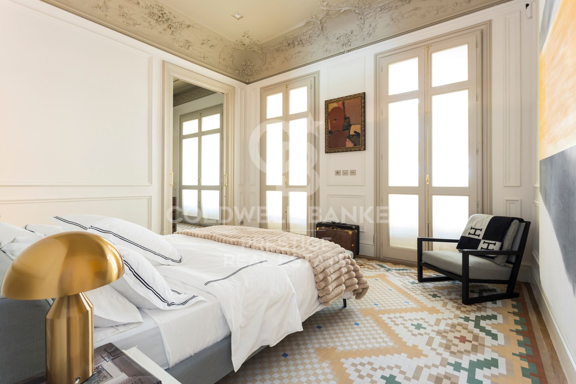 Majestuoso piso en finca regia con terraza en venta en Barcelona