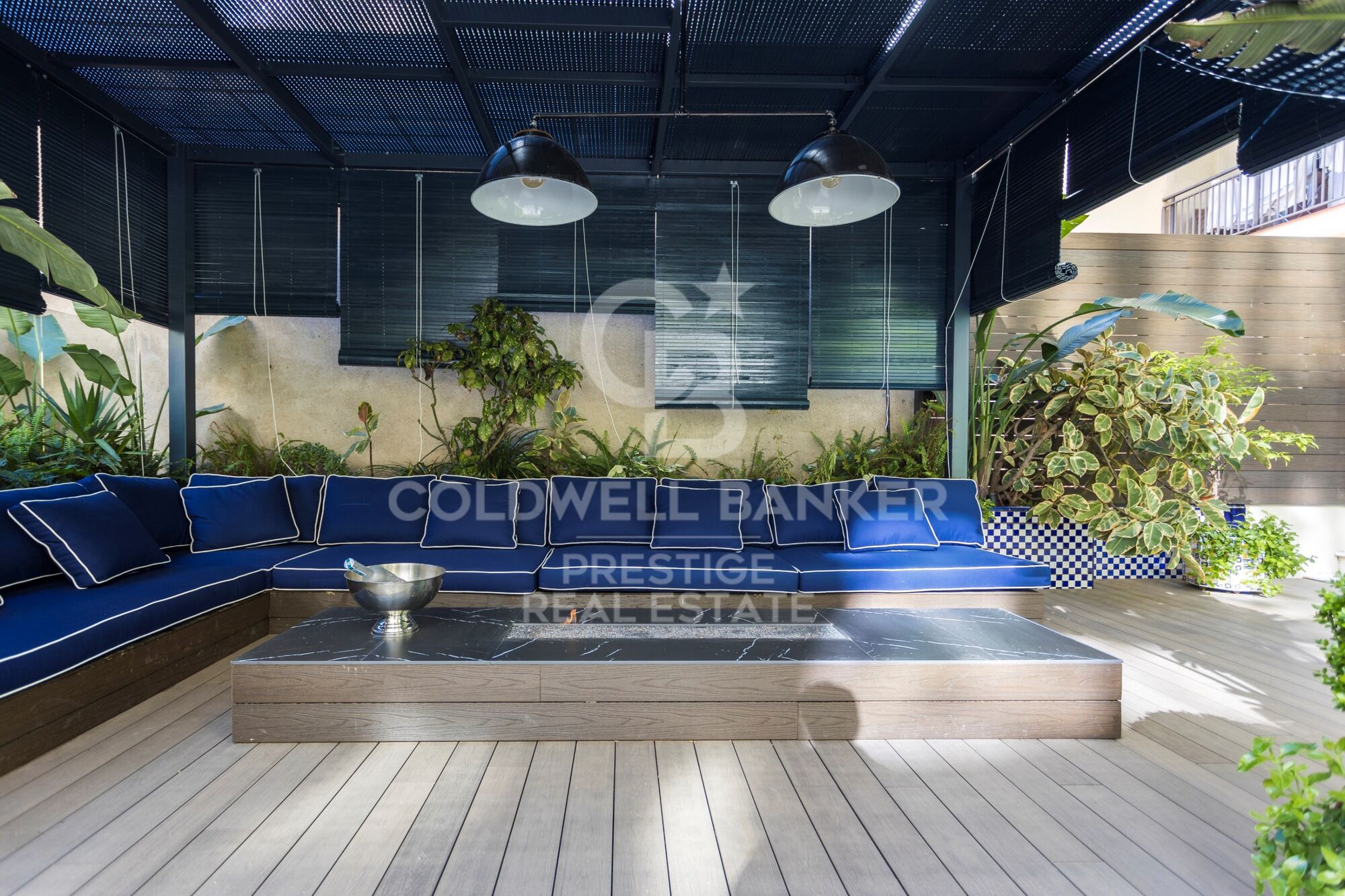 Majestuoso piso en finca regia con terraza en venta en Barcelona