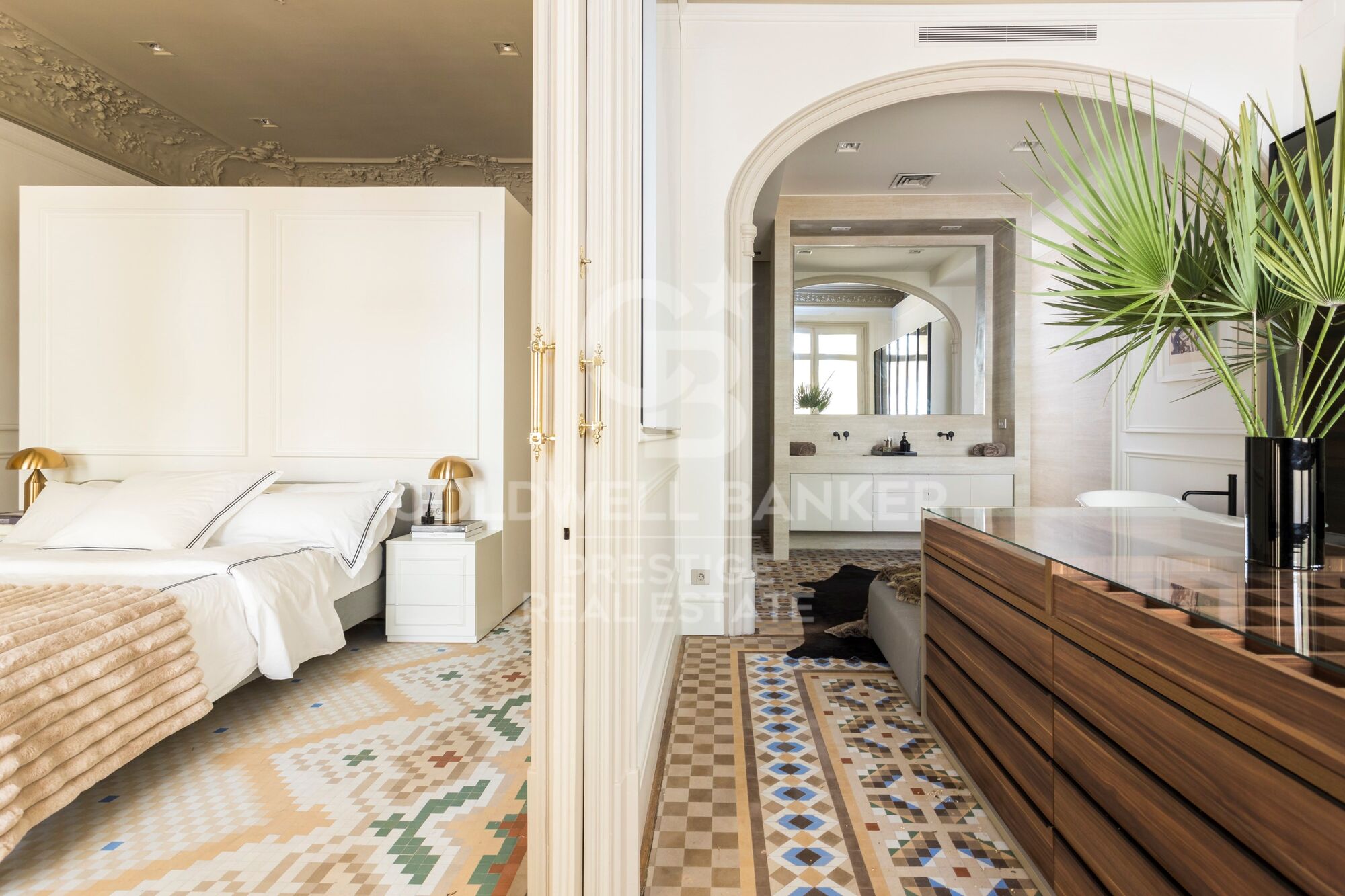 Majestuoso piso en finca regia con terraza en venta en Barcelona