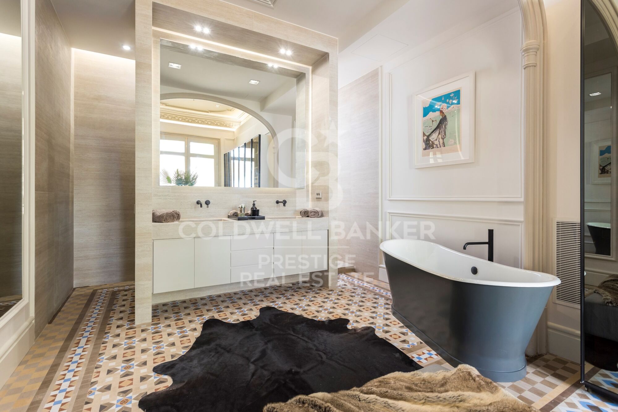 Majestuoso piso en finca regia con terraza en venta en Barcelona