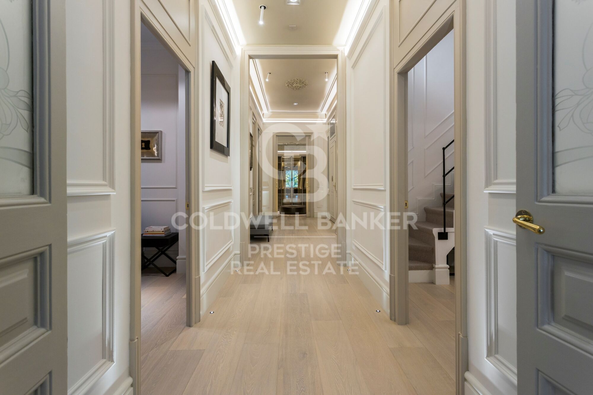 Majestuoso piso en finca regia con terraza en venta en Barcelona