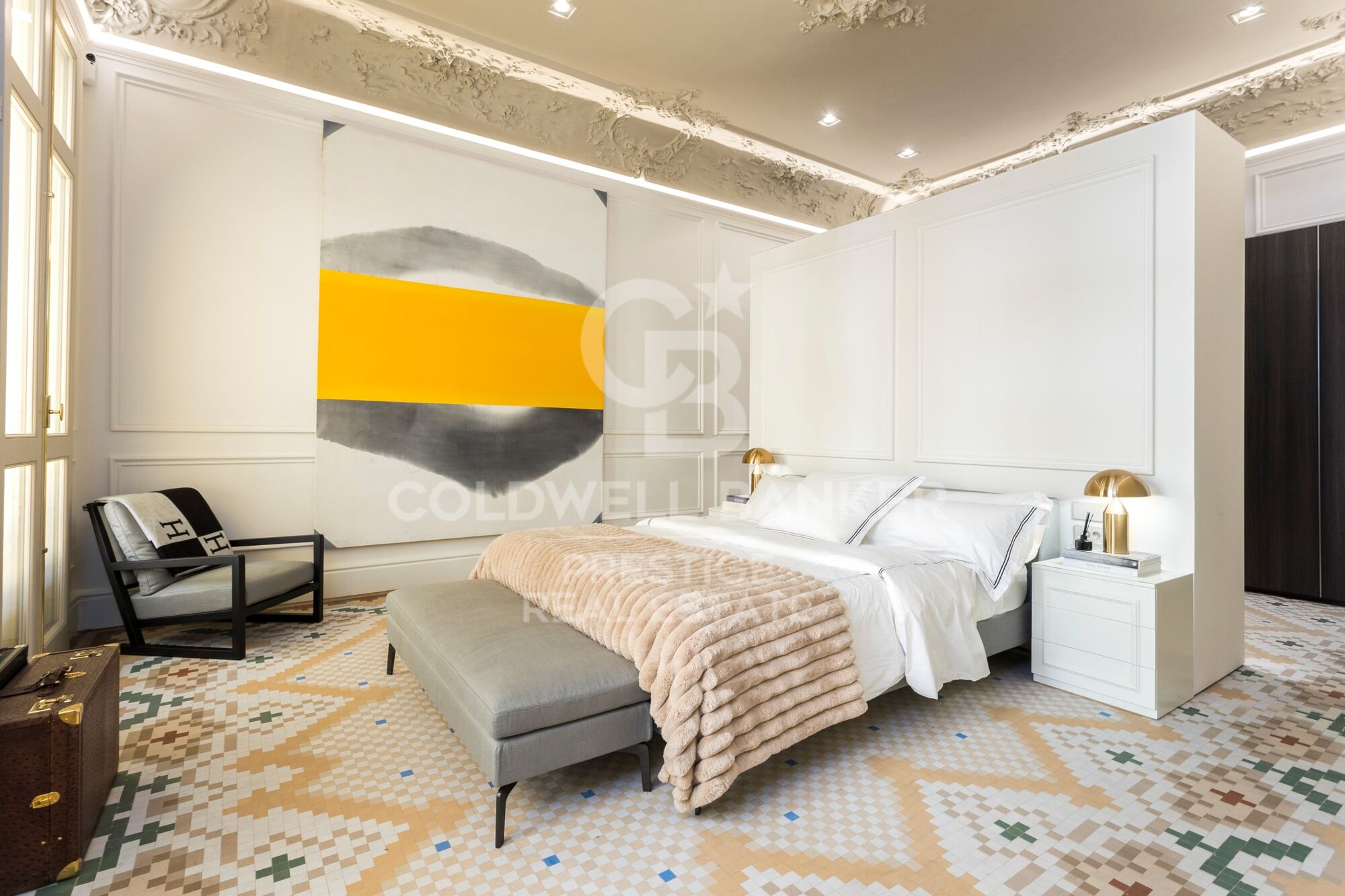 Majestuoso piso en finca regia con terraza en venta en Barcelona