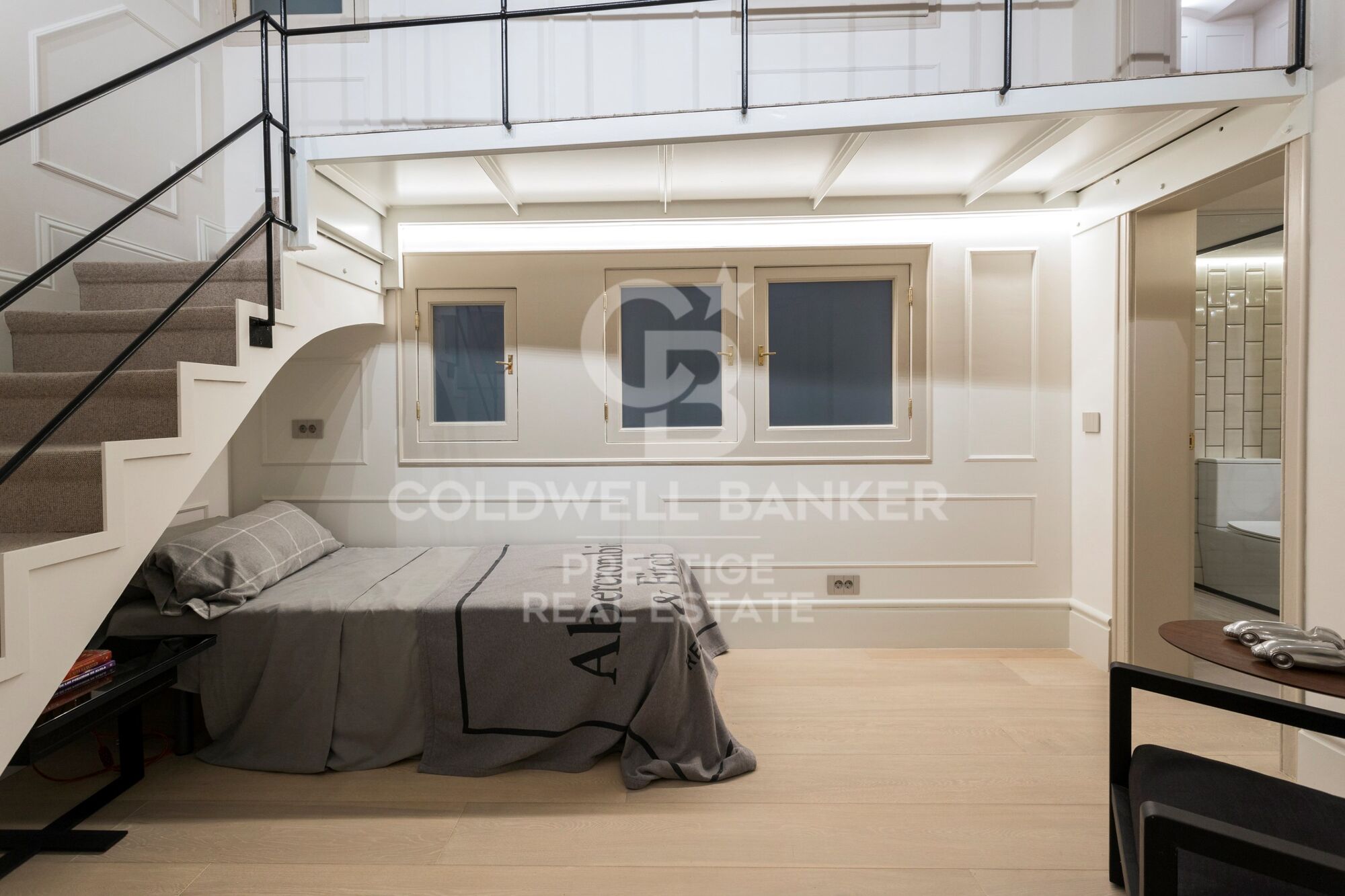 Majestuoso piso en finca regia con terraza en venta en Barcelona