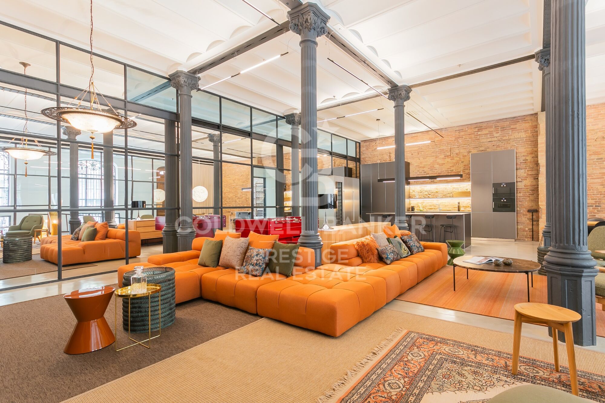 Design loft for rent with terrace in the modernist building Casa Burés