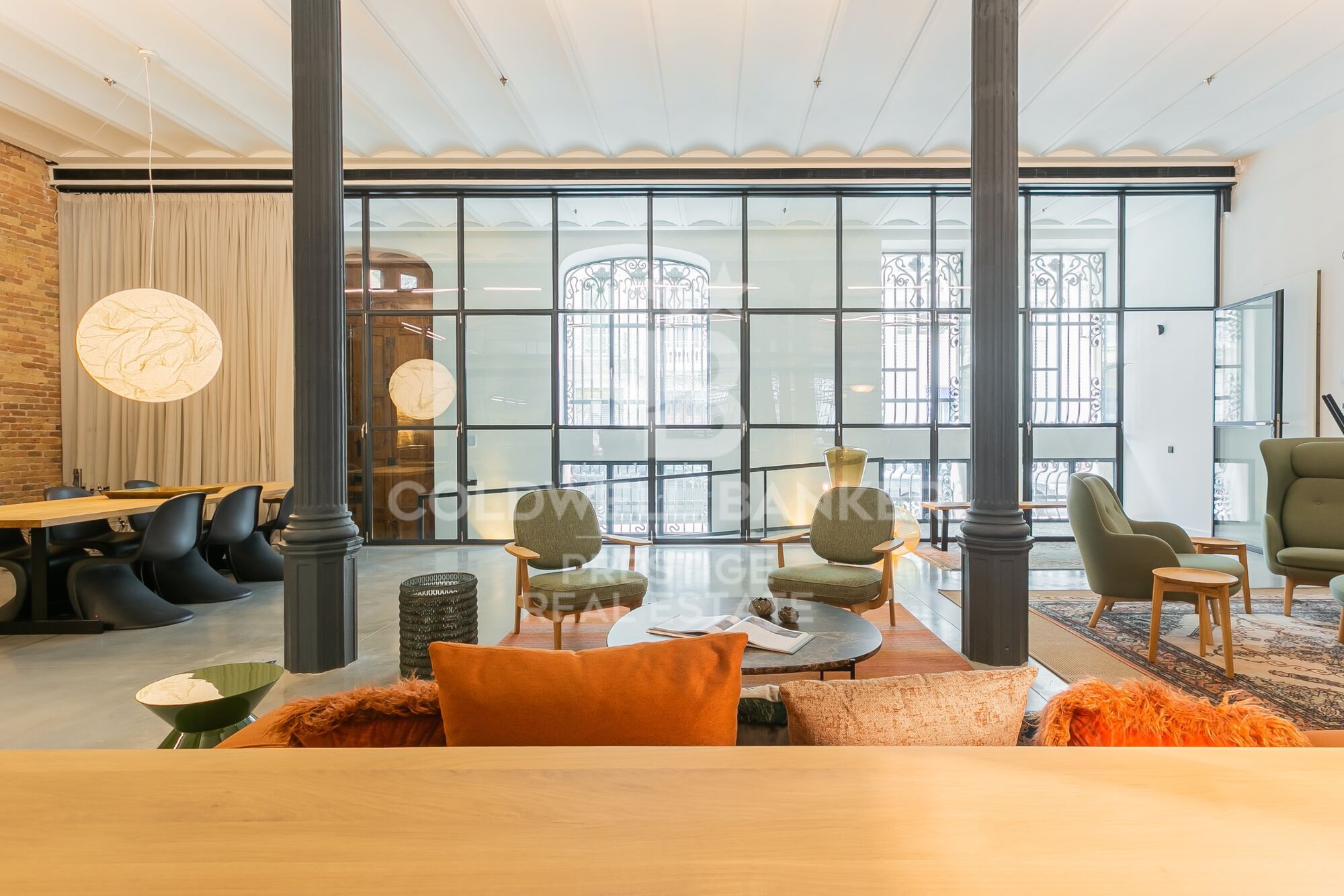 Design loft for rent with terrace in the modernist building Casa Burés