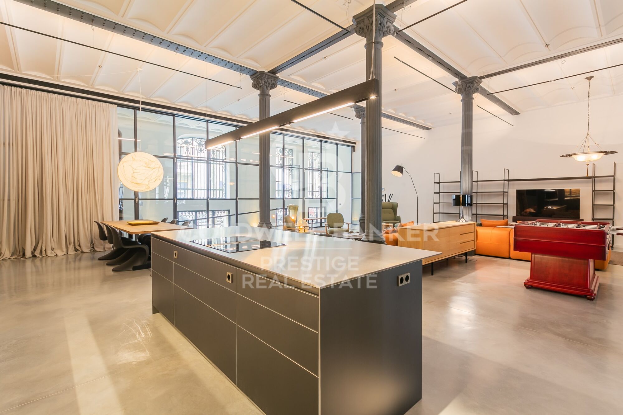 Design loft for rent with terrace in the modernist building Casa Burés