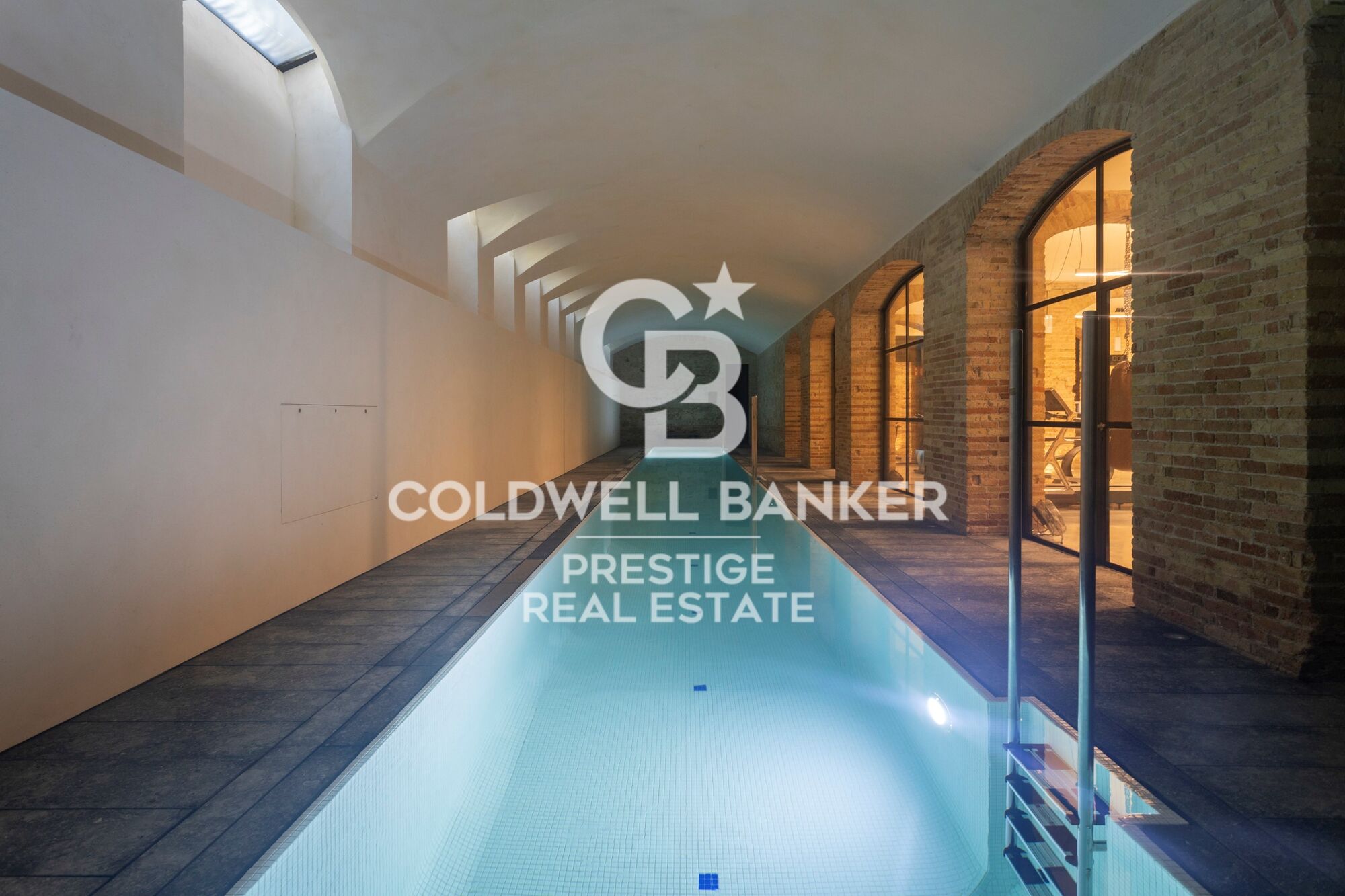 Design loft for rent with private terrace in the modernist building Casa Burés