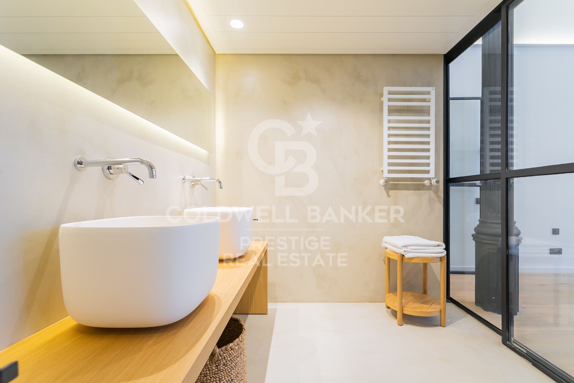 En alquiler loft de diseño con terraza privada en el edificio modernista Casa Burés