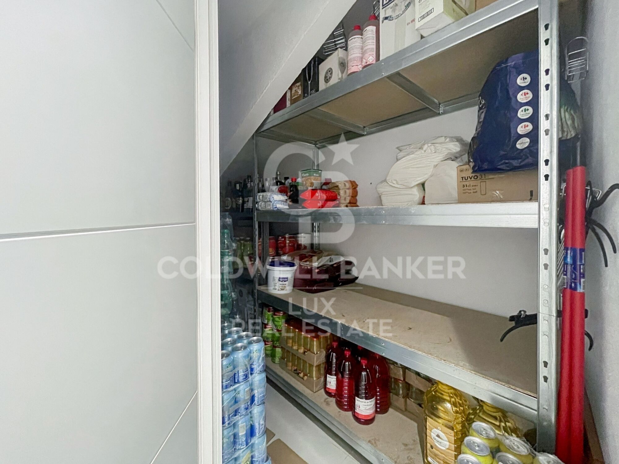 Building with restaurant and flat with terrace for sale in Roses