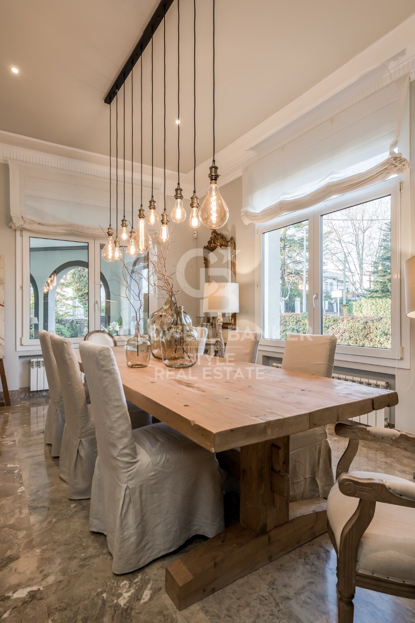 Elegance and exclusivity a step away from the center