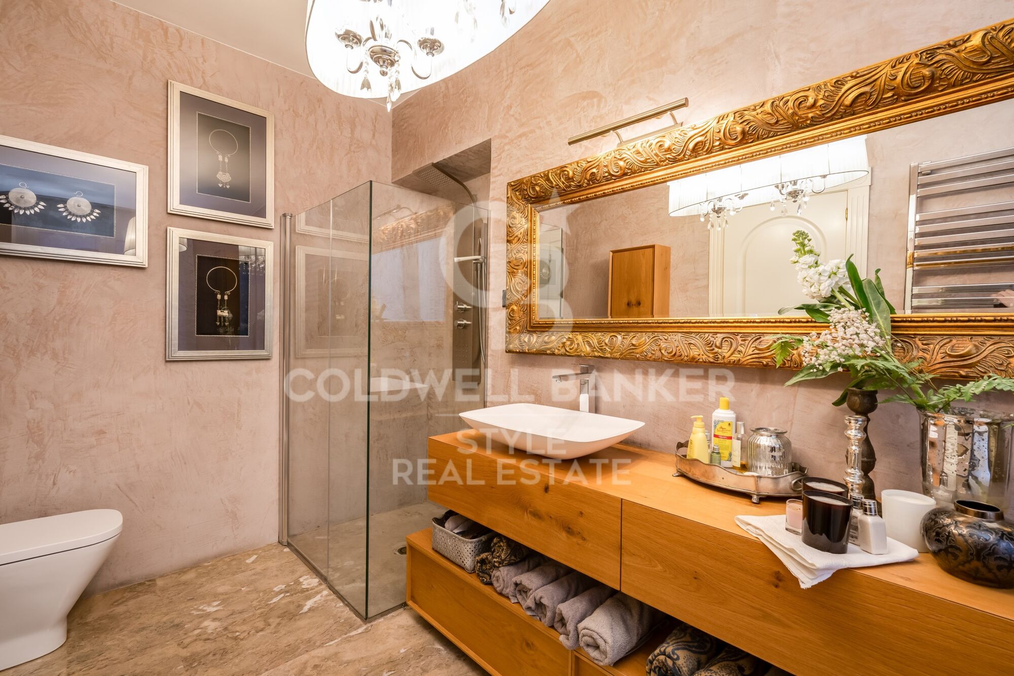 Elegance and exclusivity a step away from the center