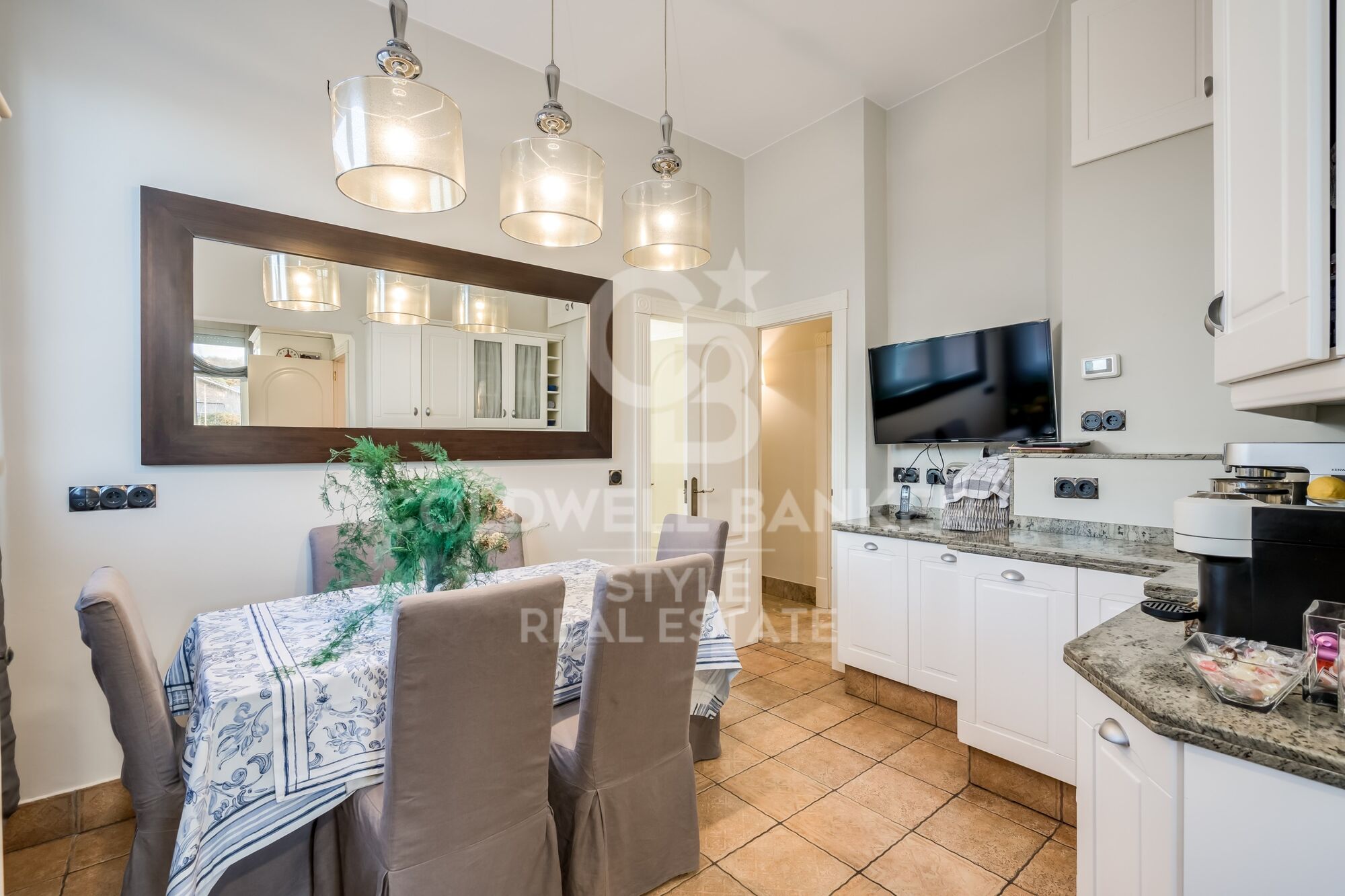 Elegance and exclusivity a step away from the center