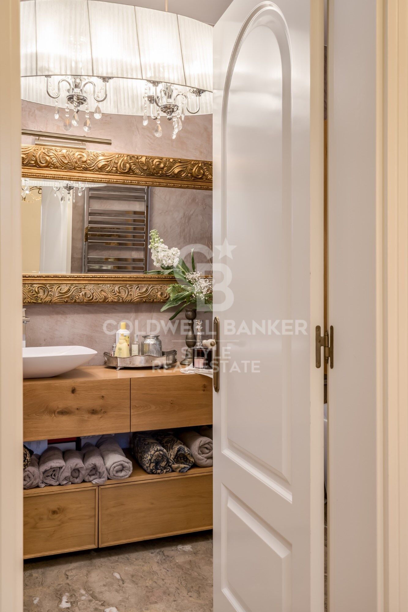 Elegance and exclusivity a step away from the center