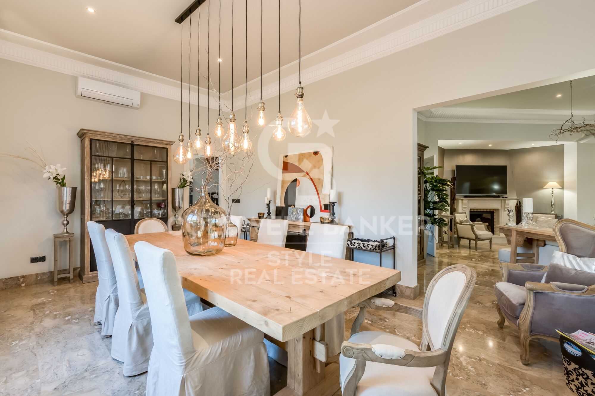 Elegance and exclusivity a step away from the center