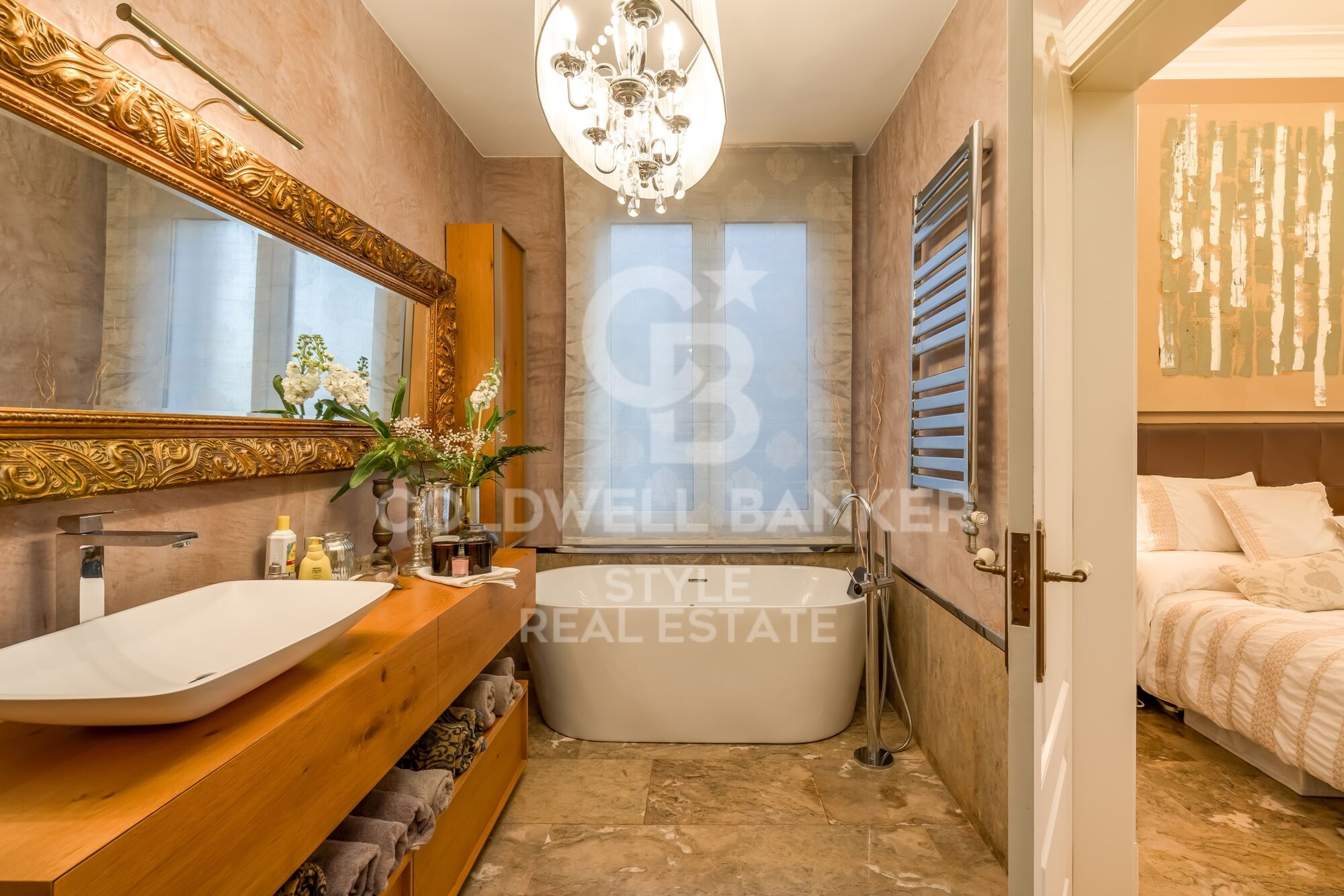 Elegance and exclusivity a step away from the center