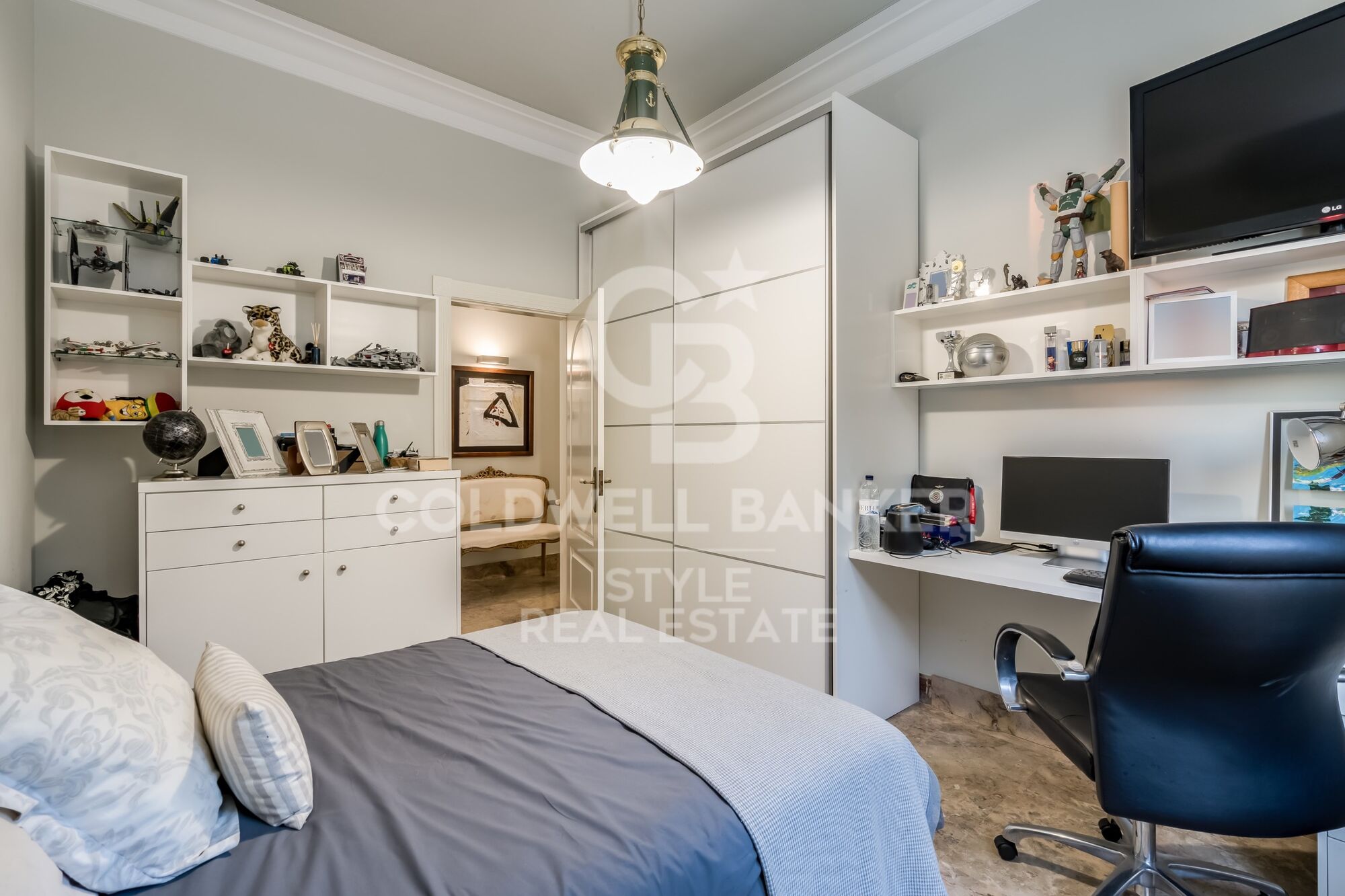 Elegance and exclusivity a step away from the center