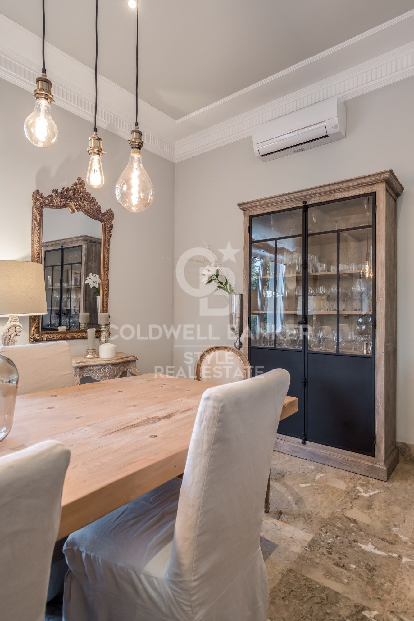 Elegance and exclusivity a step away from the center