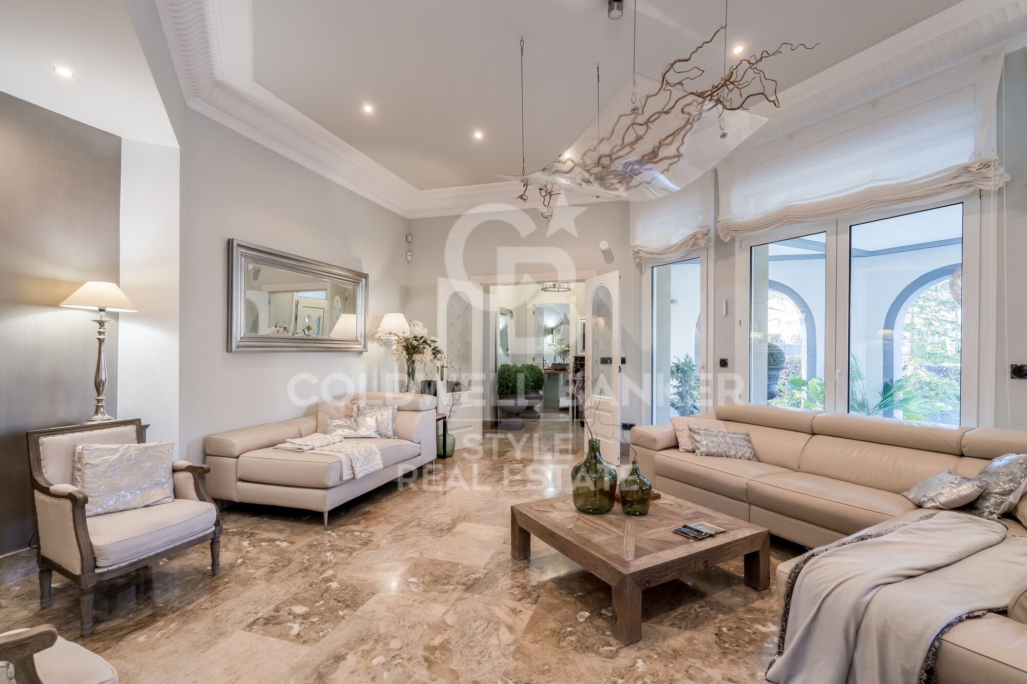 Elegance and exclusivity a step away from the center