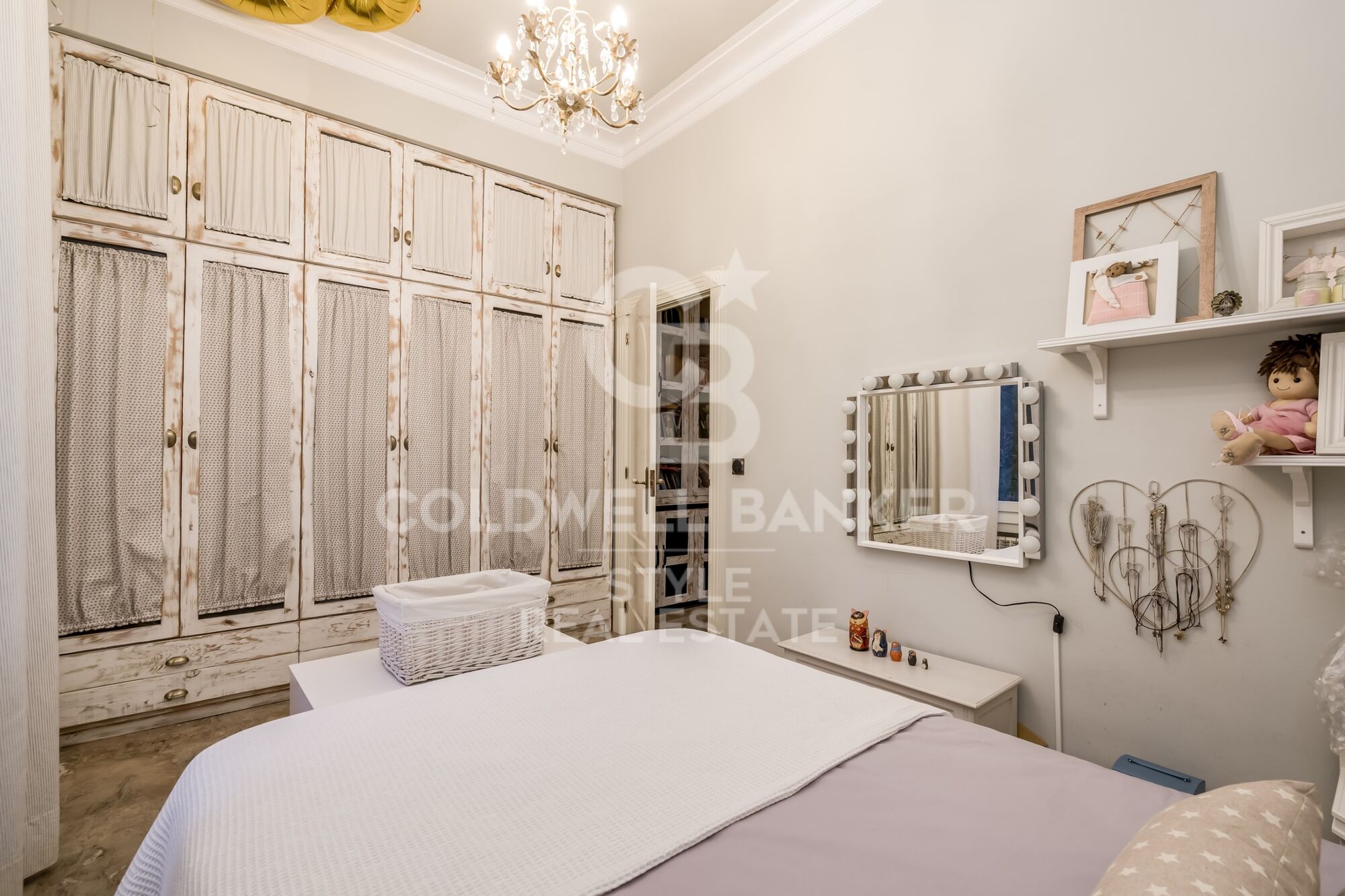 Elegance and exclusivity a step away from the center