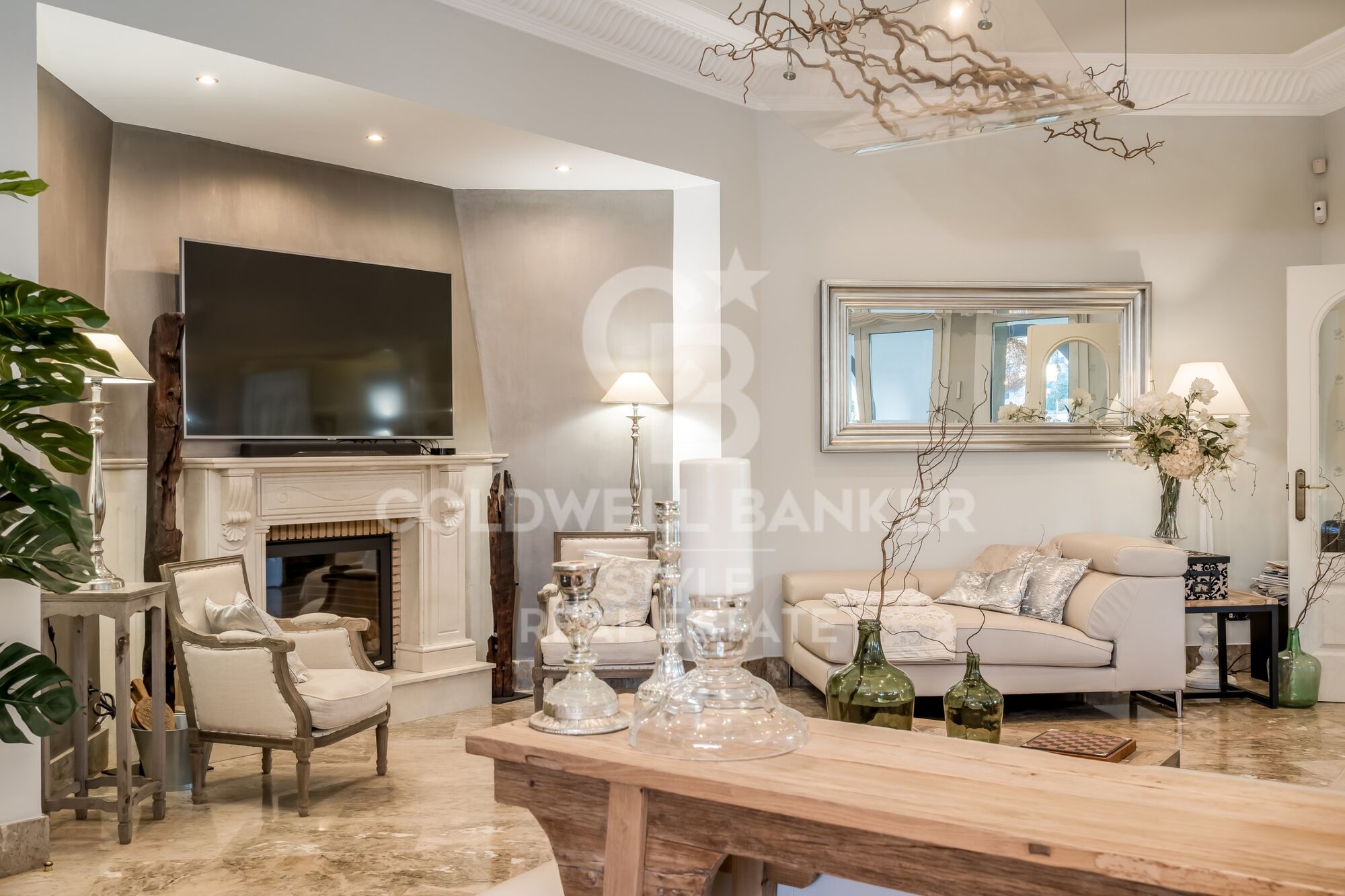 Elegance and exclusivity a step away from the center